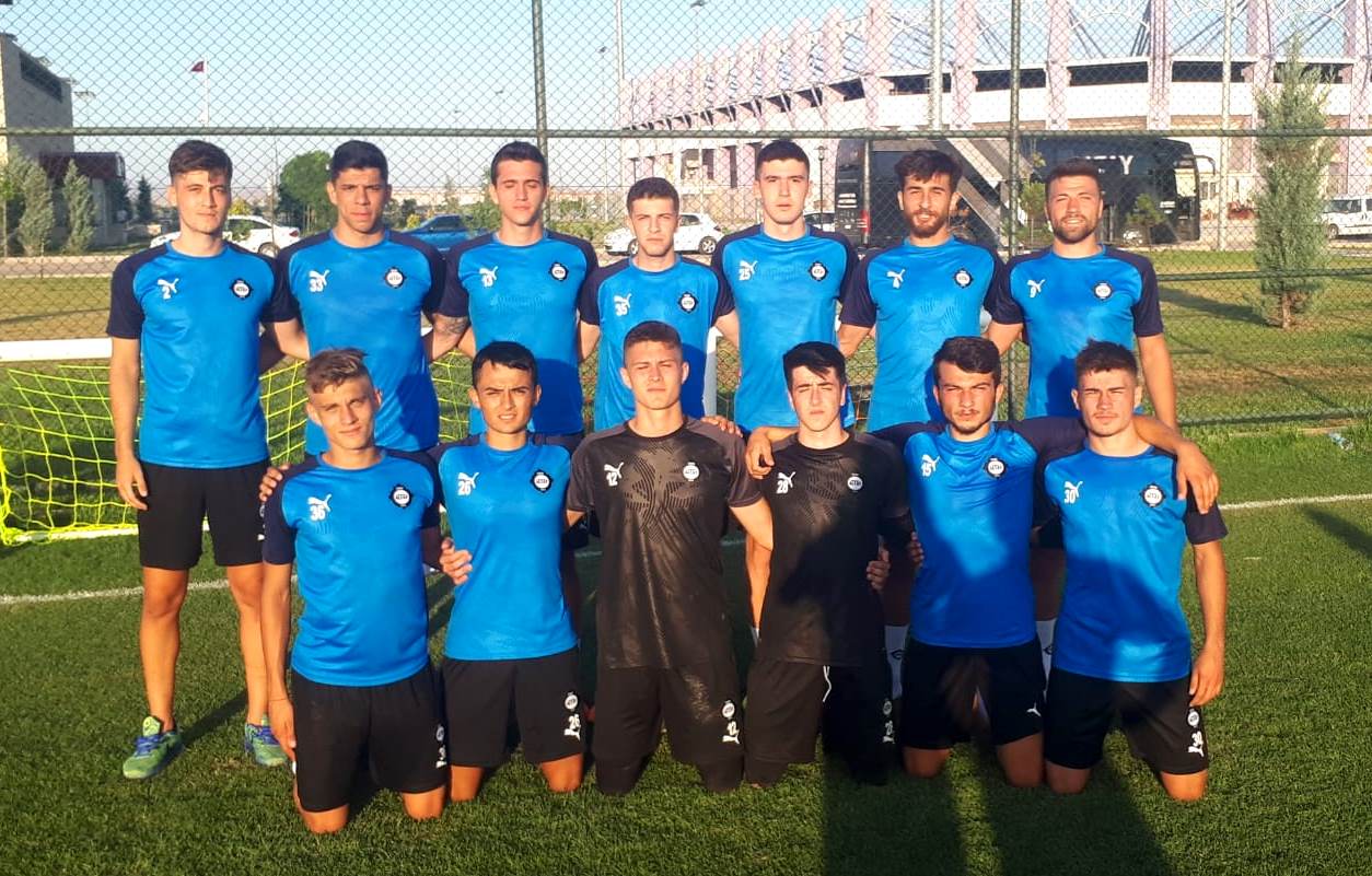 Altay'da gençlerden tam gaz çalışma