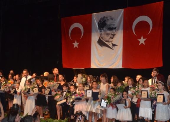 ADS Piyano Akademisinden Yıl Sonu Resitali