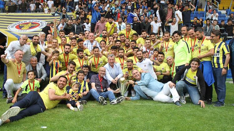 Menemenspor'da şampiyon kadro dağıldı