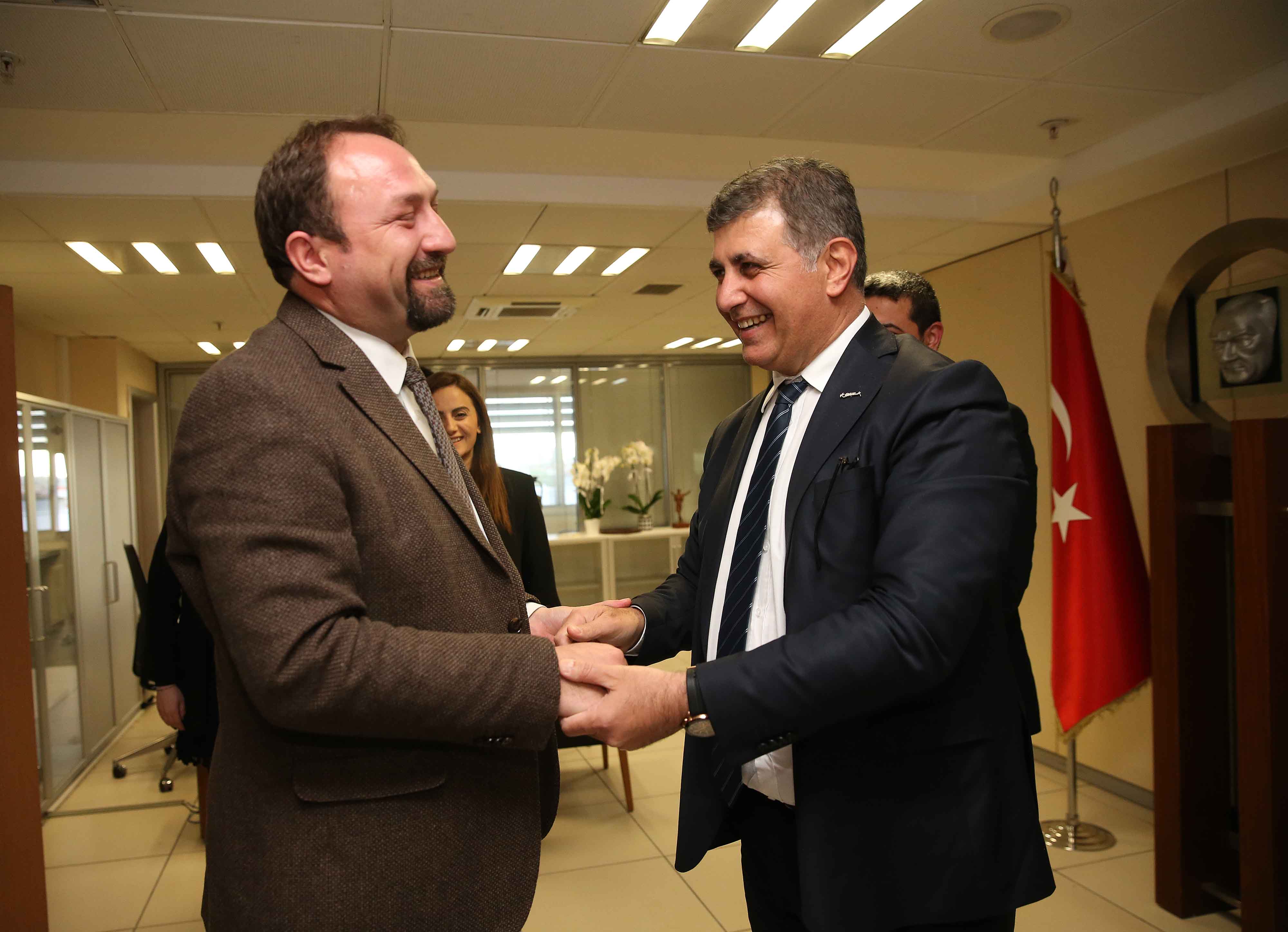 Başkan Tugay'dan Utku Gümrükçü'ye sert Mavişehir yanıtı