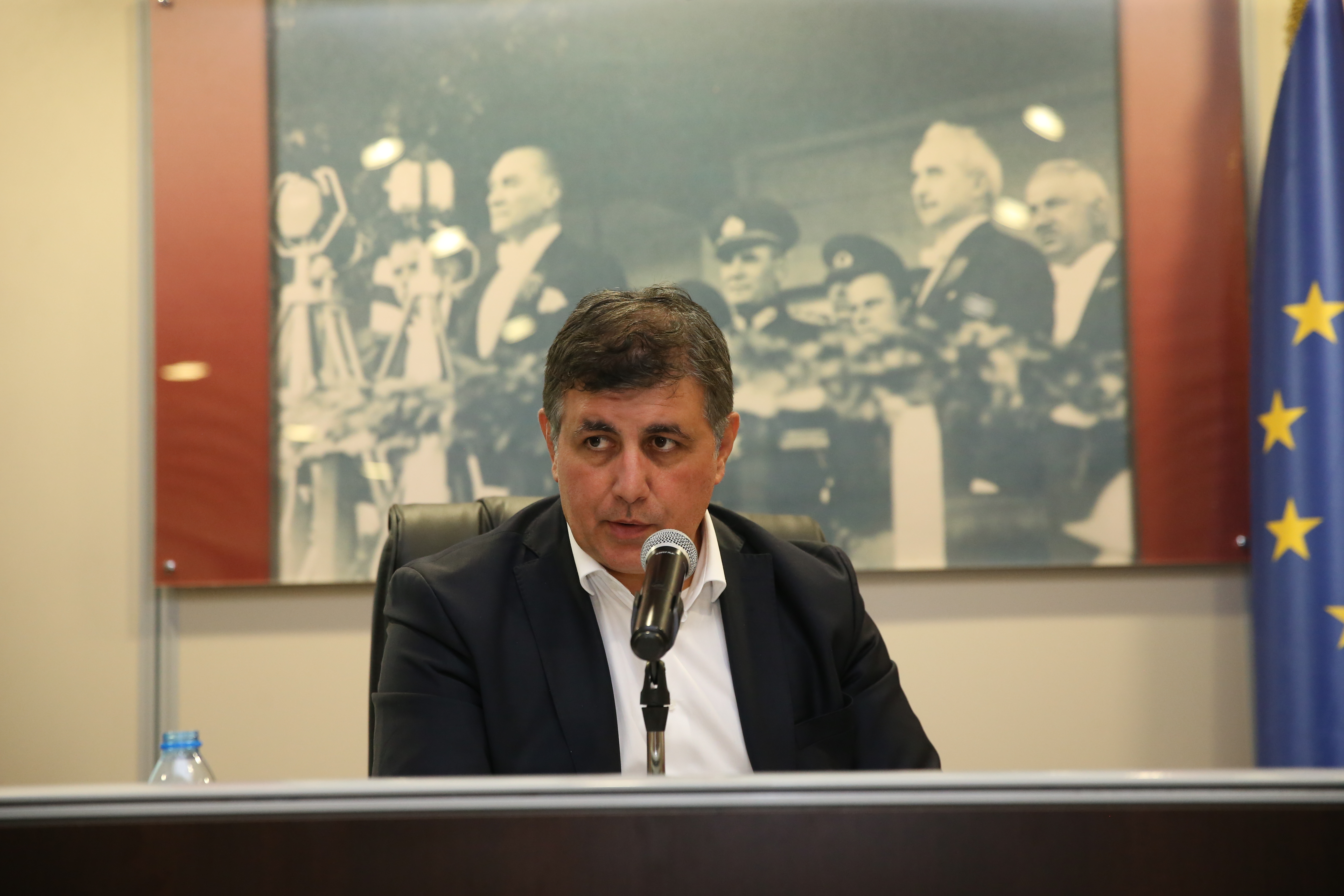 Karşıyaka Belediyesi'nin 4 müdürlüğü'nde revizyon