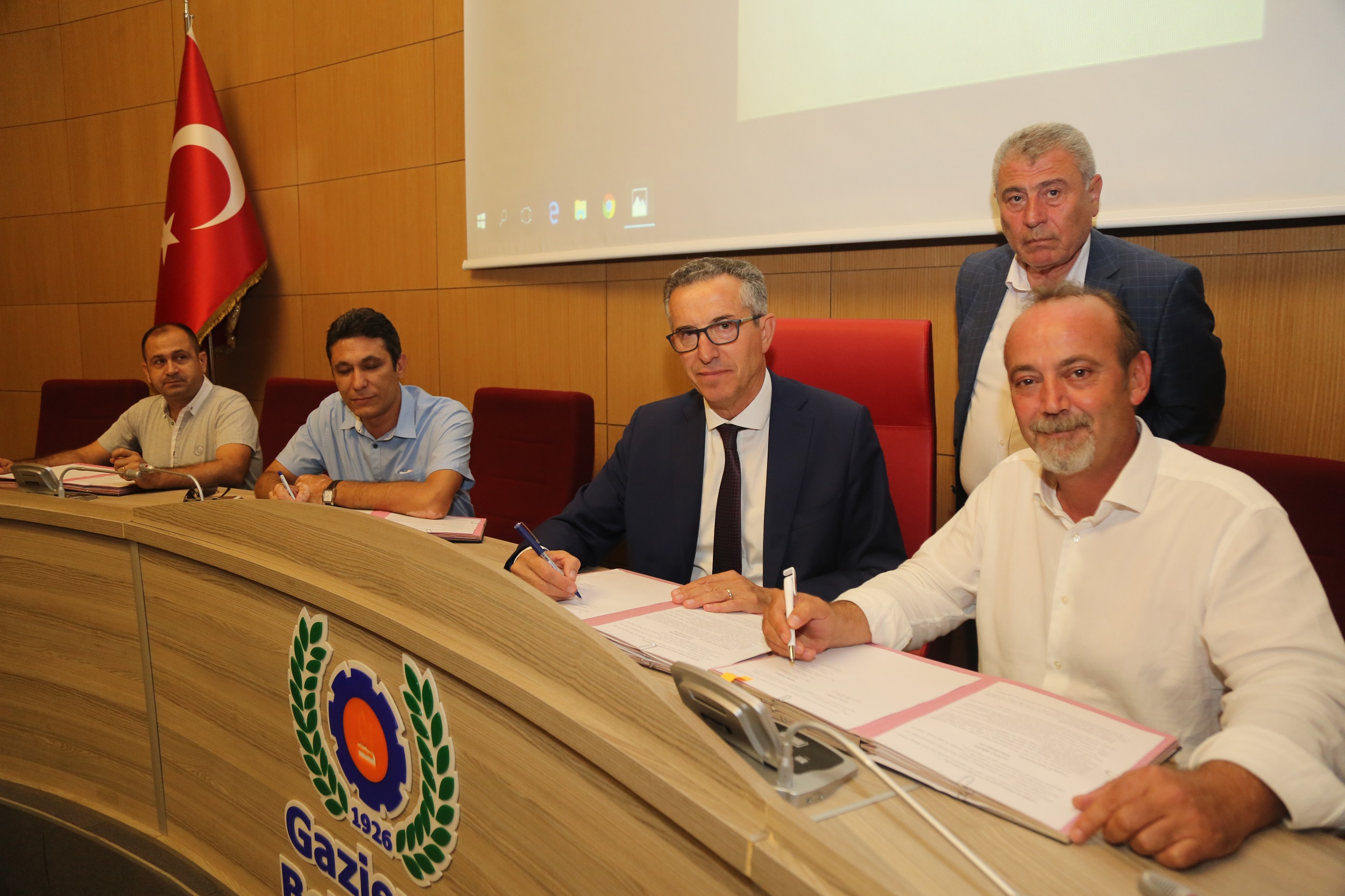 Gaziemir Belediyesi'nde toplu sözleşme sevinci