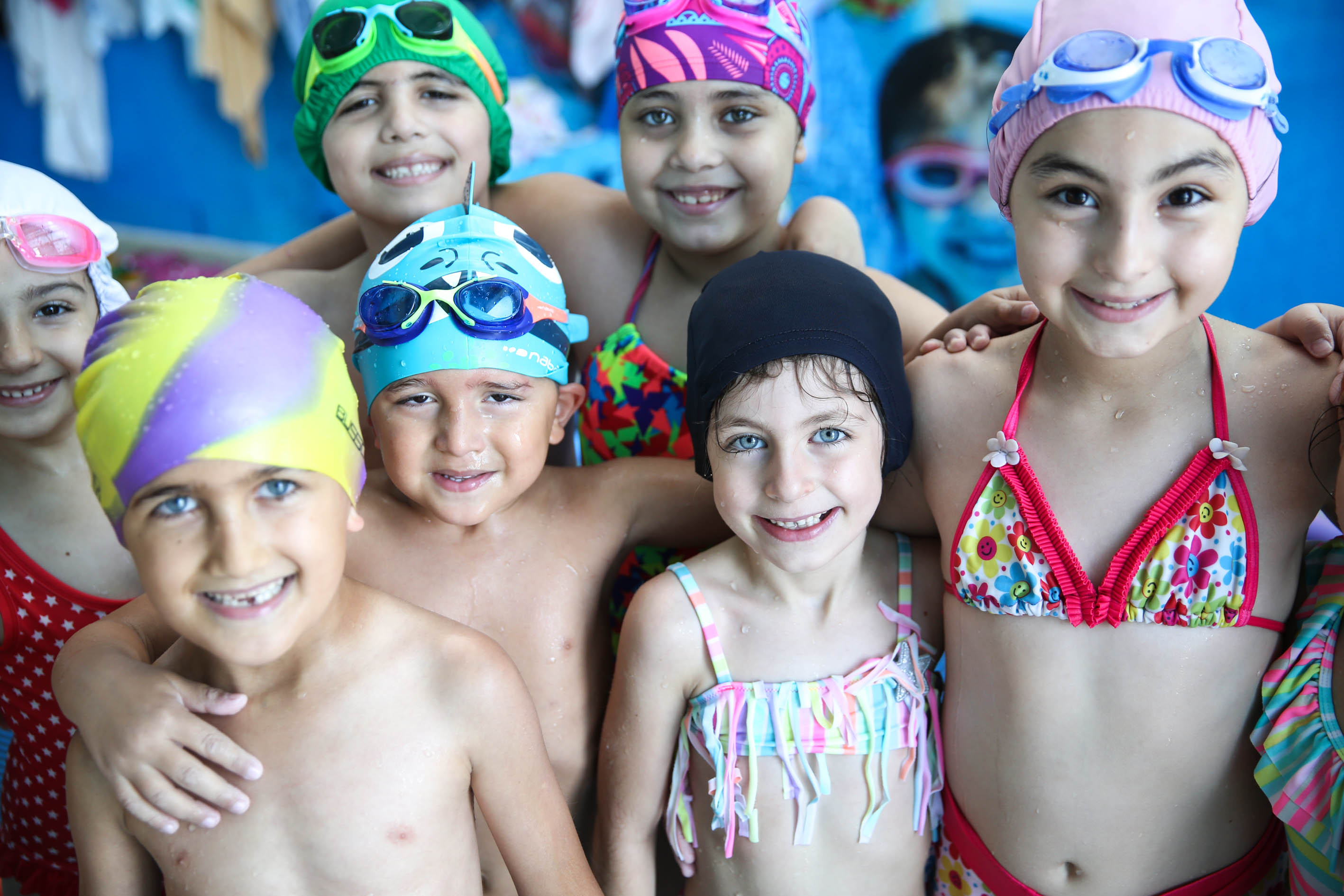 Buca'da çocuklara yüzme velilere pilates