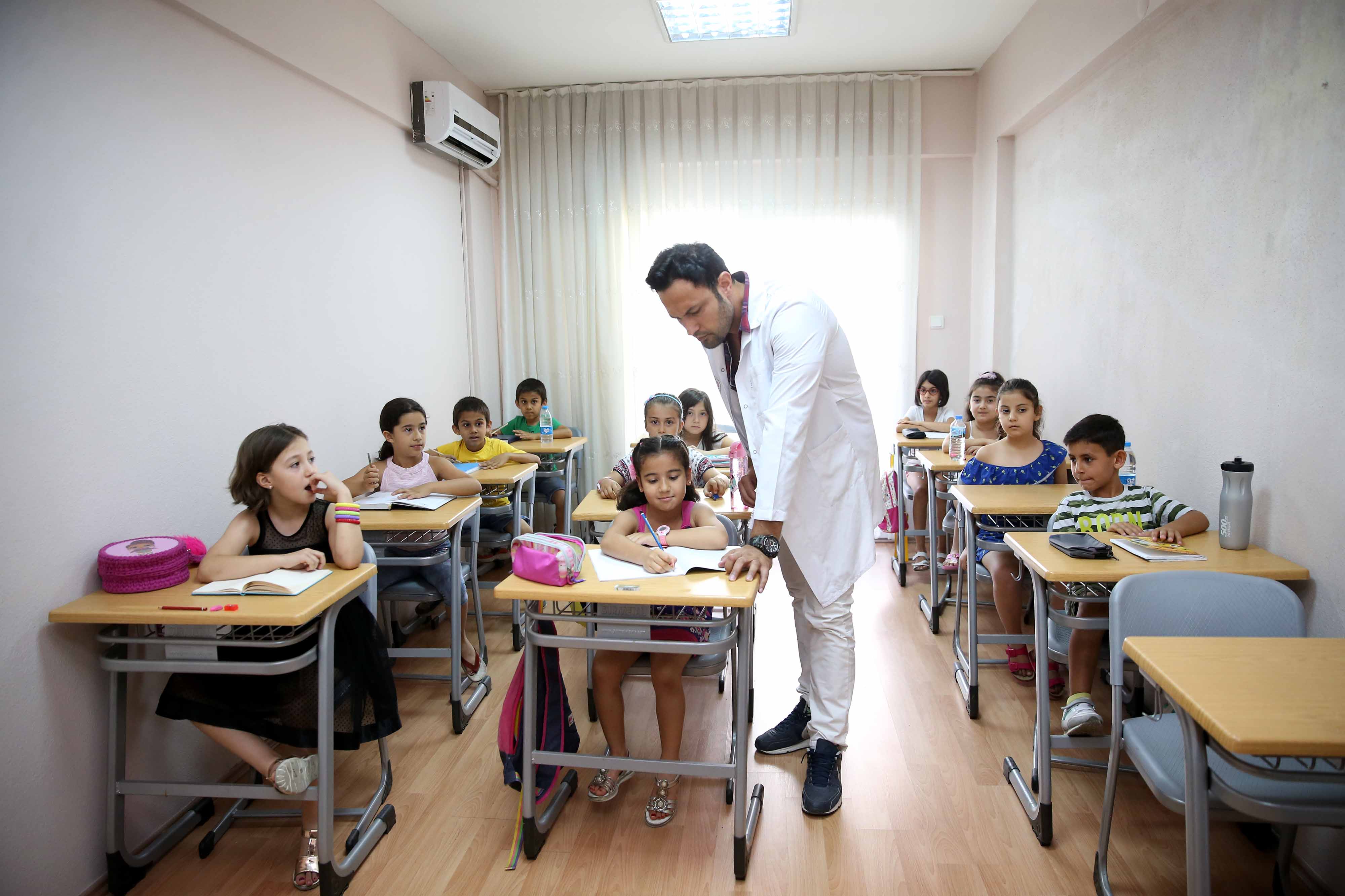 Karşıyaka Belediyesi'nden çocuklar için 'Yaz Dersleri'