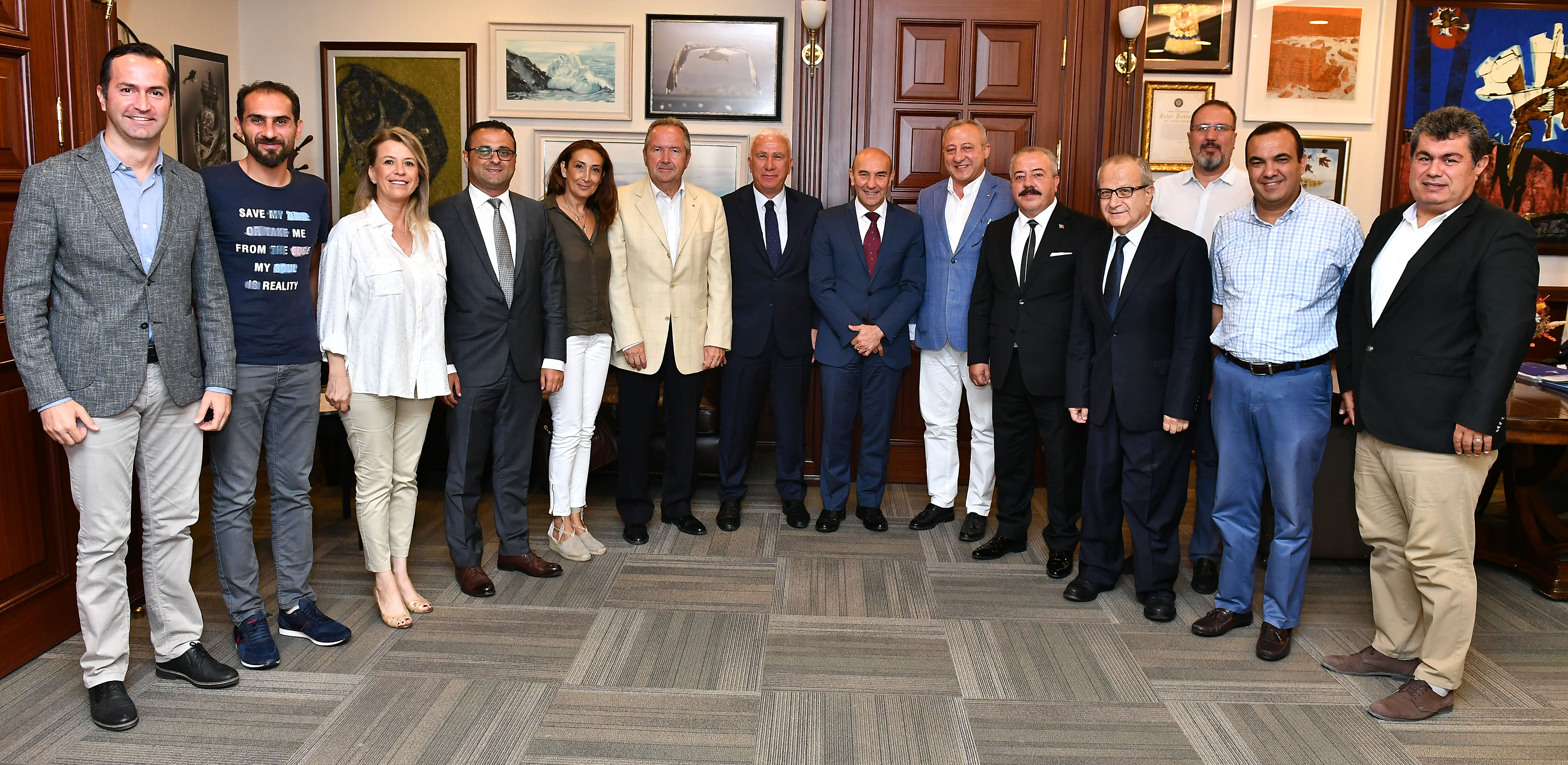 İZVAK'tan Başkan Soyer'e ziyaret... Başkan Soyer'den Spor konulu Arama Konferansı müjdesi