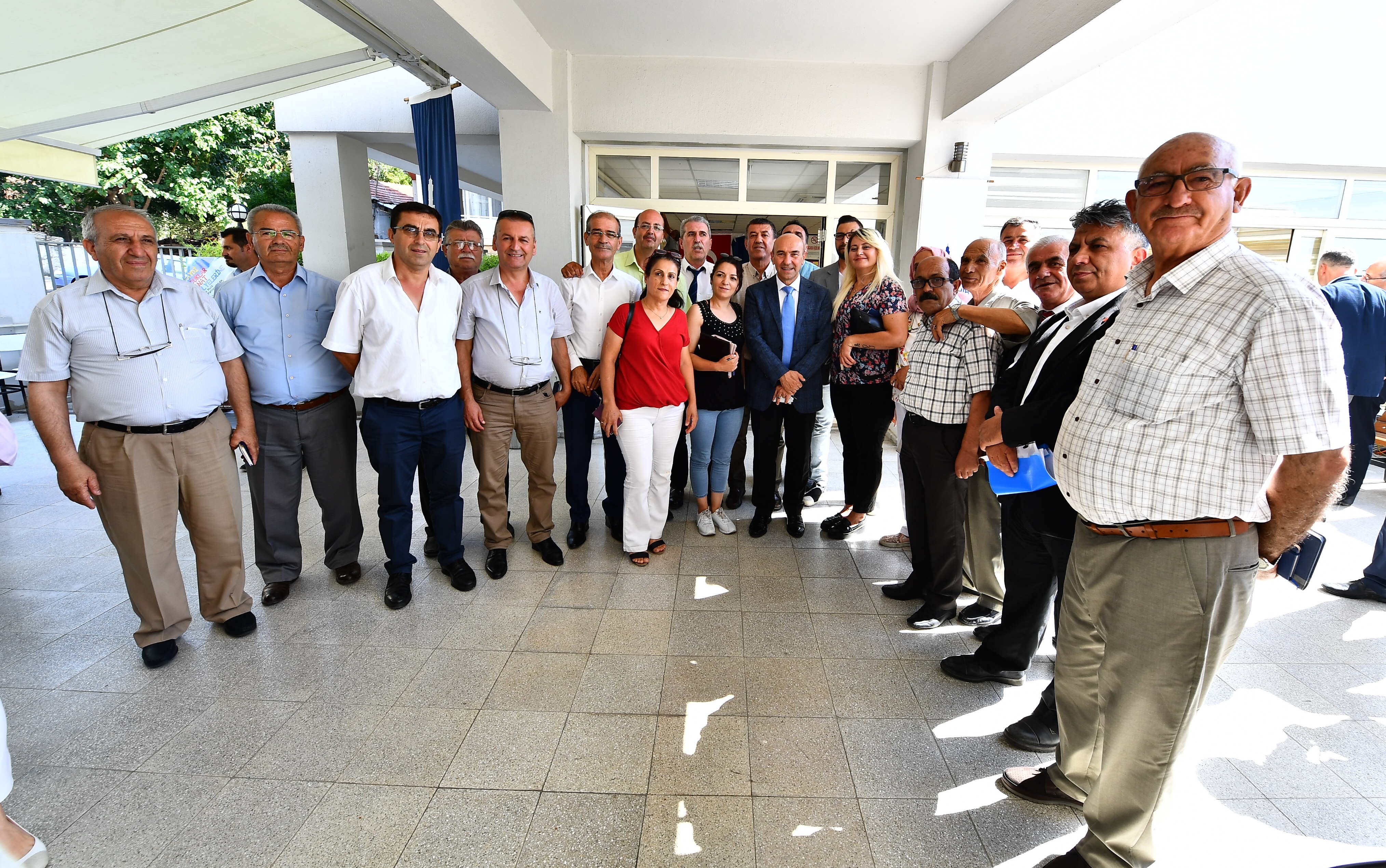 Başkan Soyer'den kenti katılımcı anlayışla yönetme hedefiyle bölgesel toplantılar