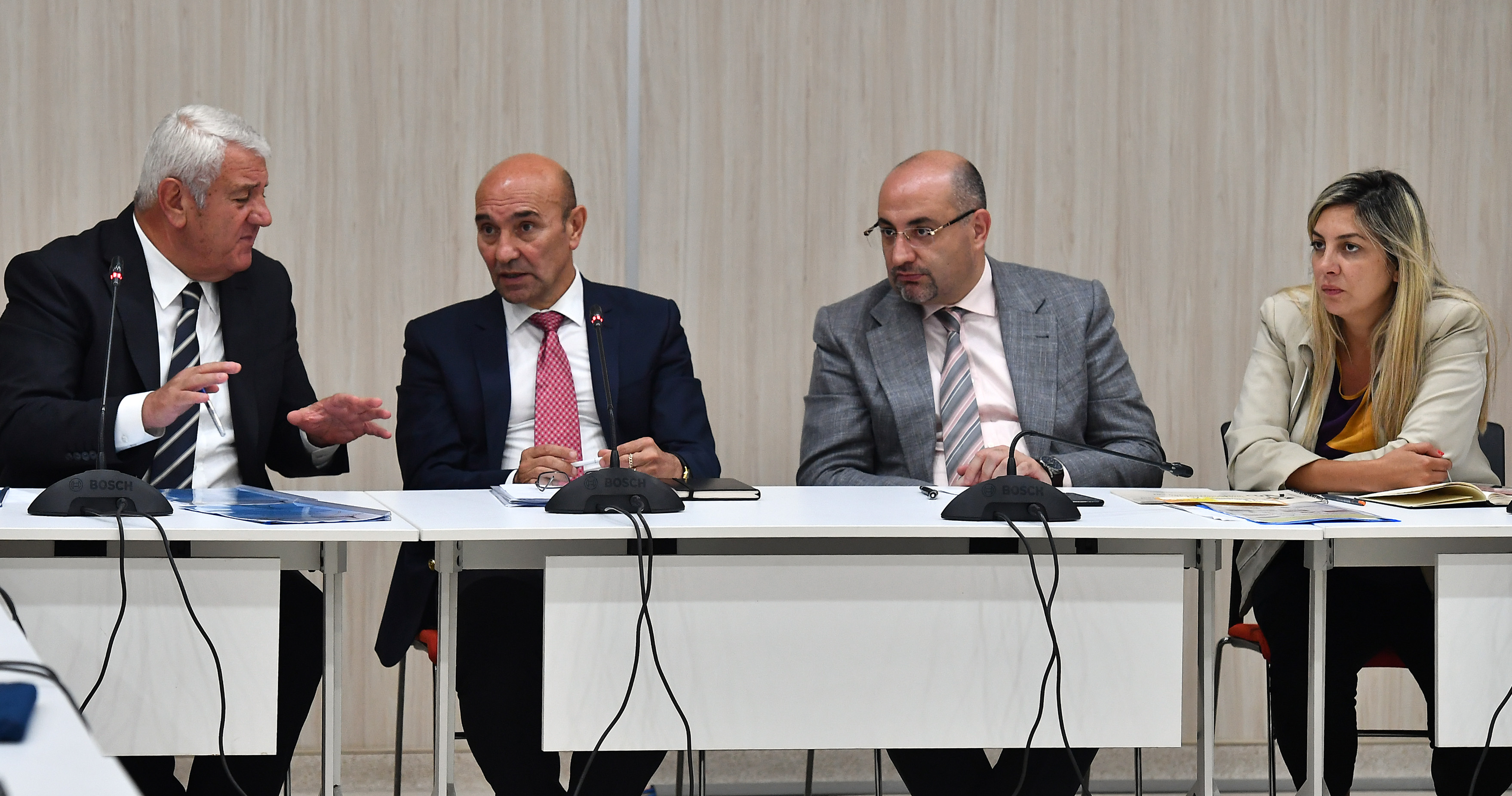 Başkan Soyer'den Özkanlar'a pazar yeri müjdesi