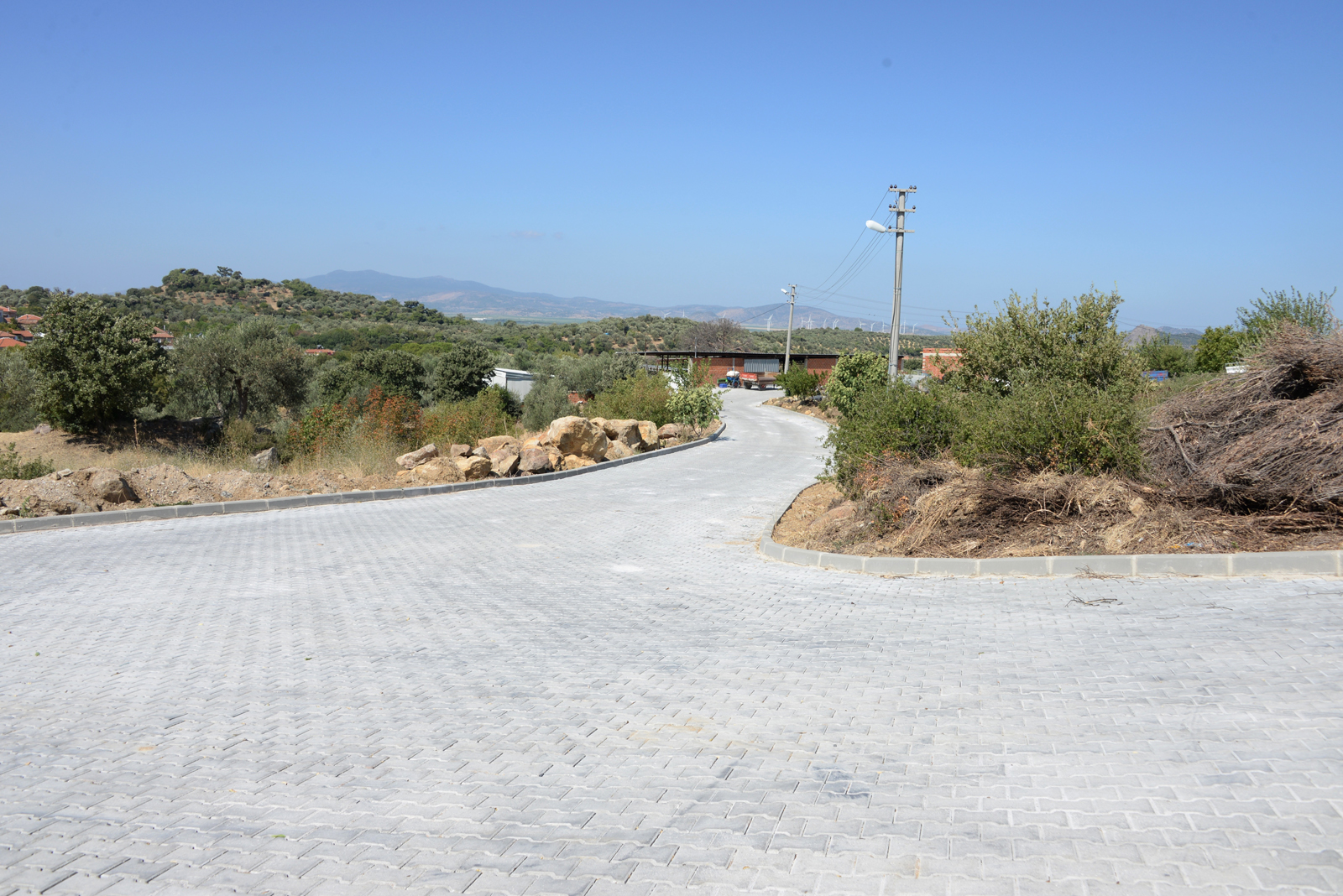 Bergama'nın yol sorunu büyükşehir işbirliğiyle çözülecek