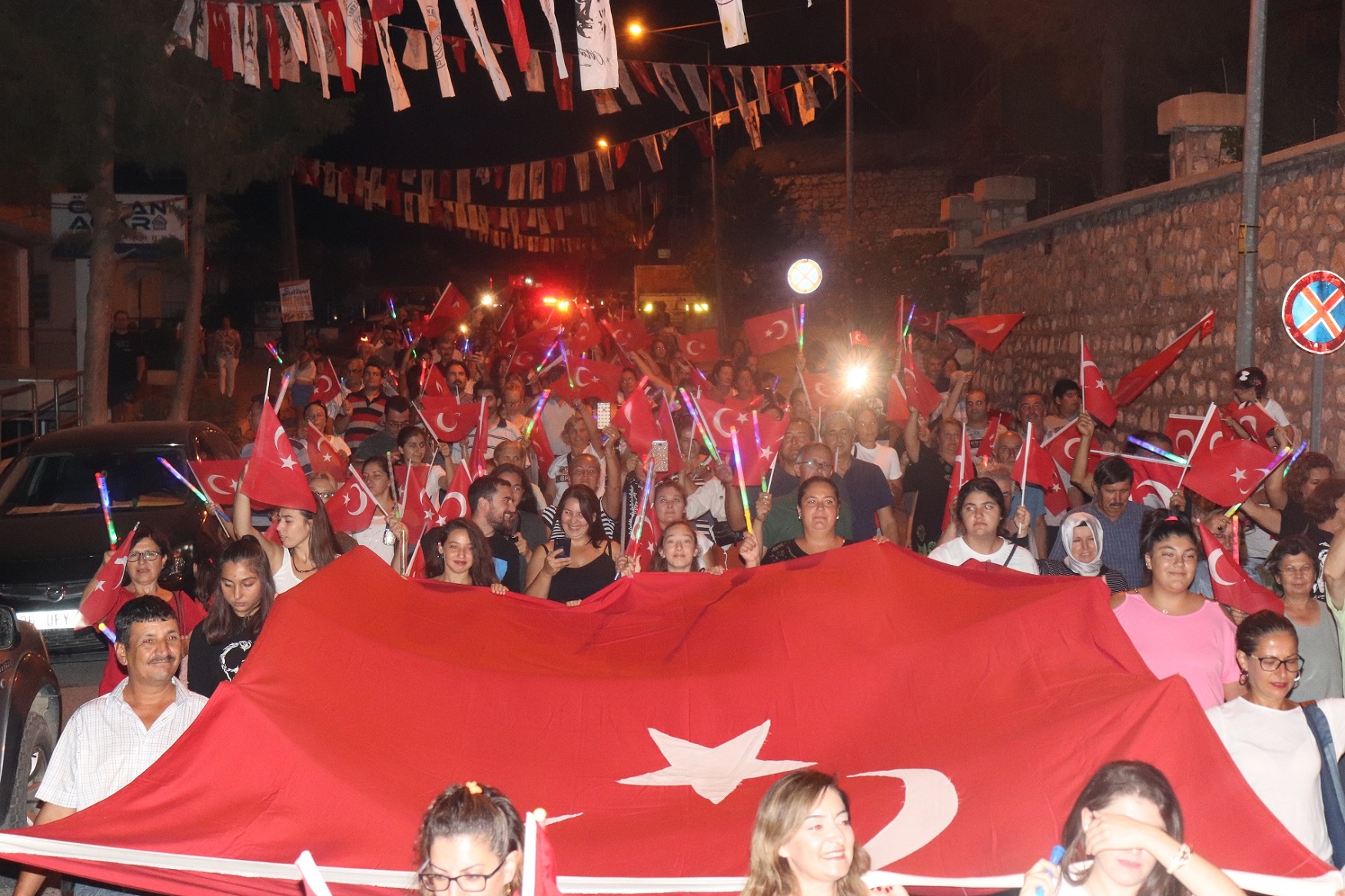 Karaburun'da büyük zaferin 97. yılında coşkulu şölen