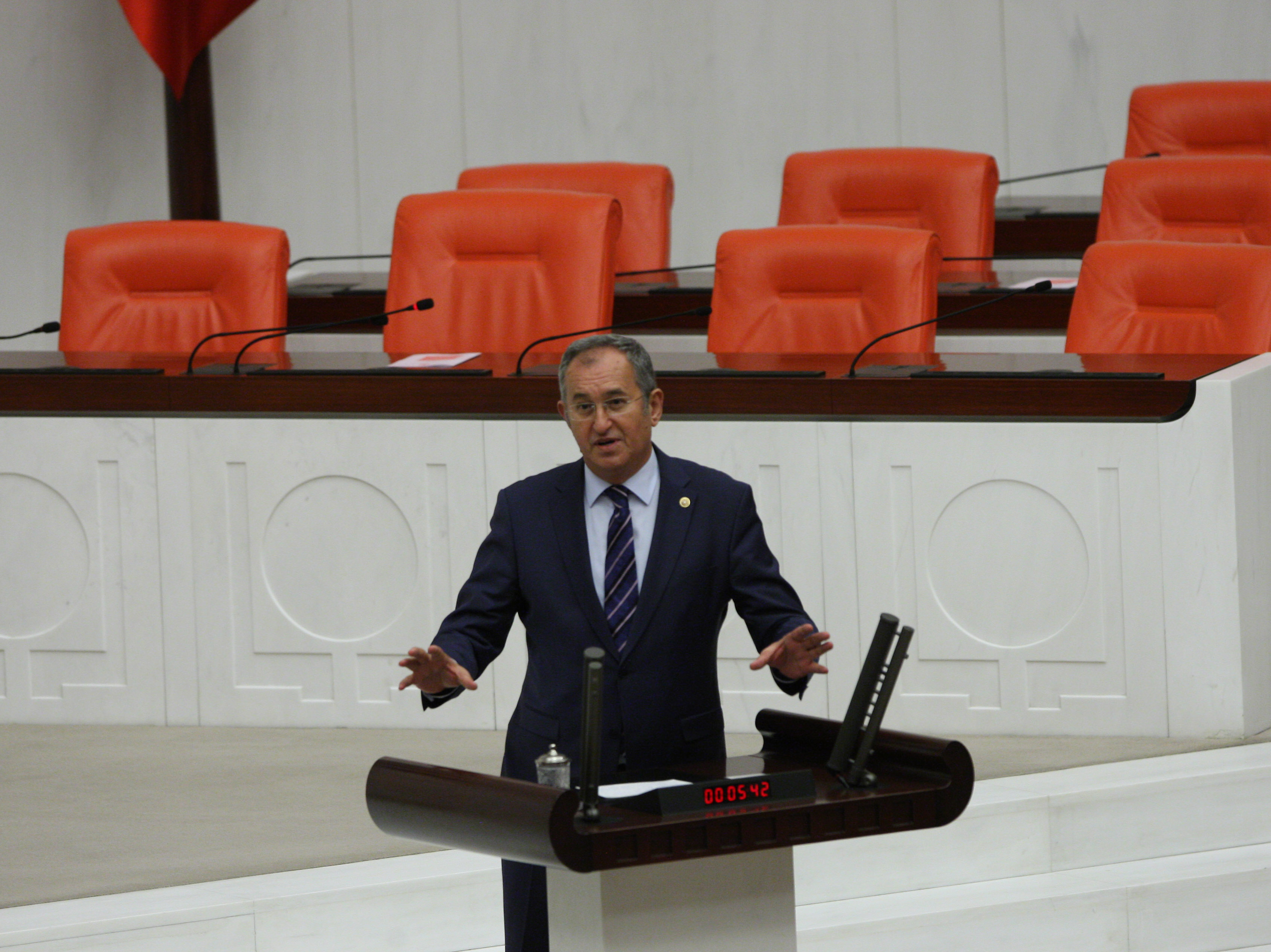 CHP'li Sertel, Ak Parti'nin İzmir'e verdiği sözlerin peşini bırakmıyor