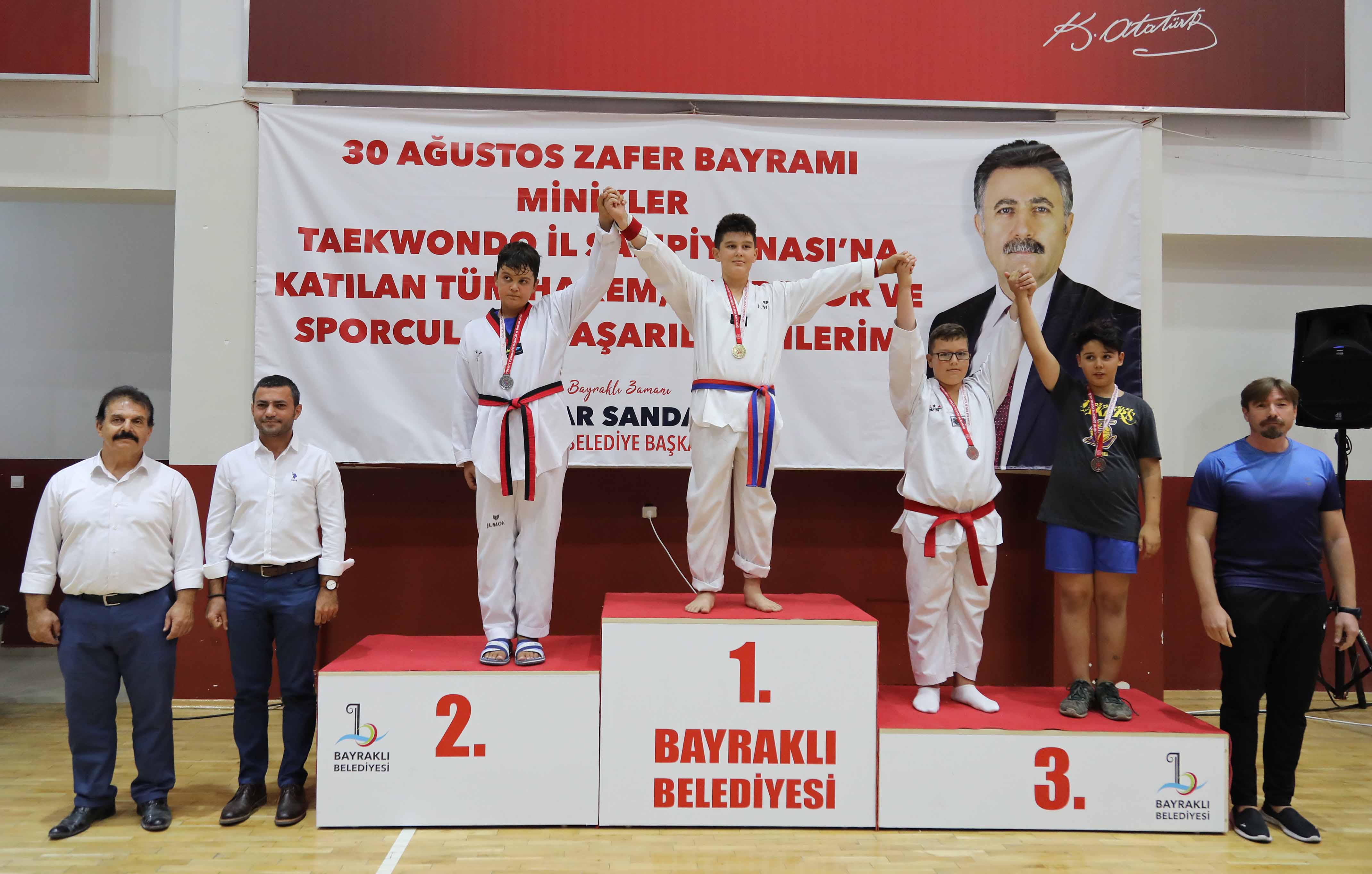 Bayraklı'da tekvando rüzgarı