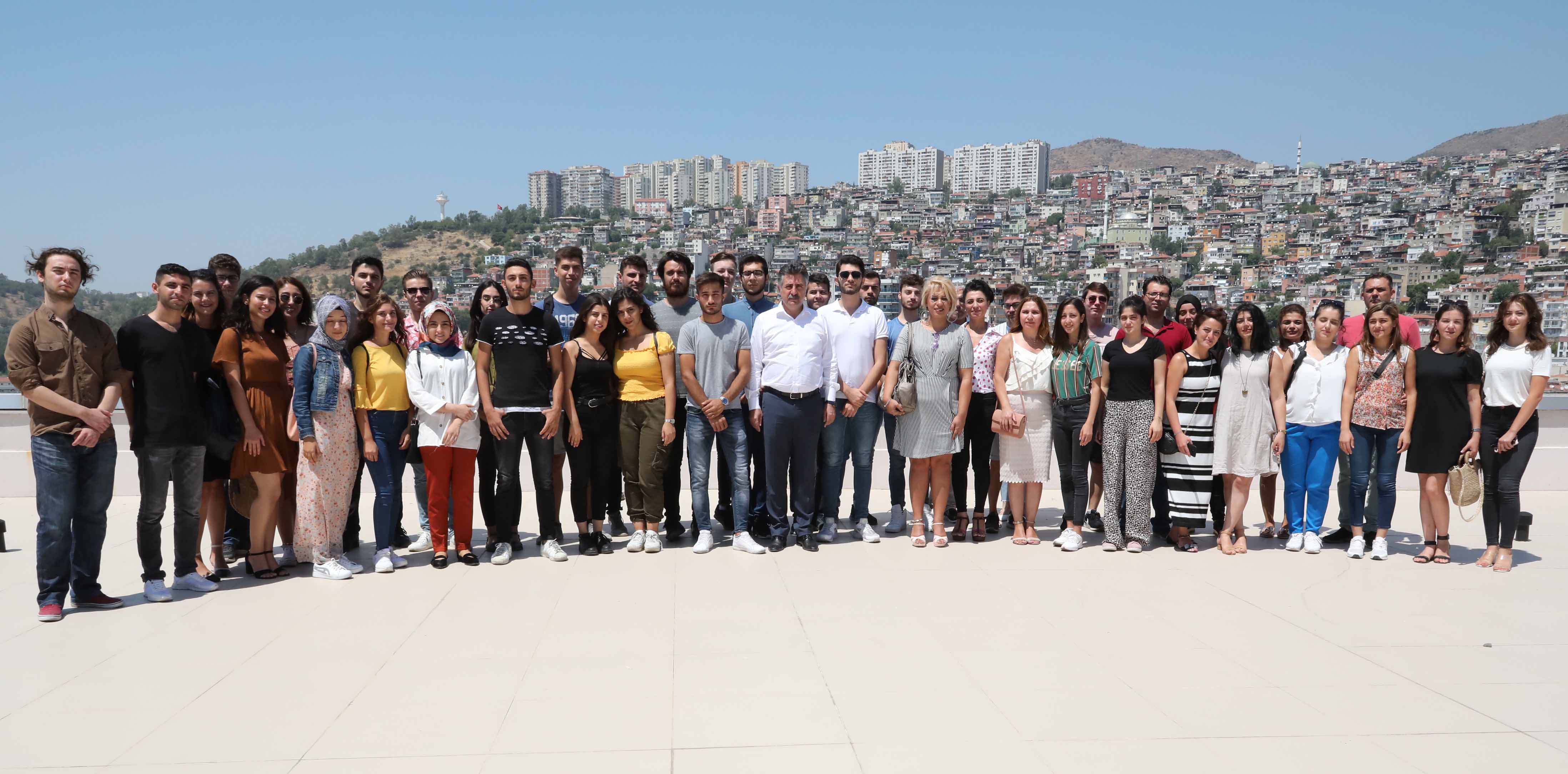 BAYSEM öğrencilerinden Başkan Sandal'a ziyaret... 134 öğrenciden 126'sı üniversiteye yerleşti