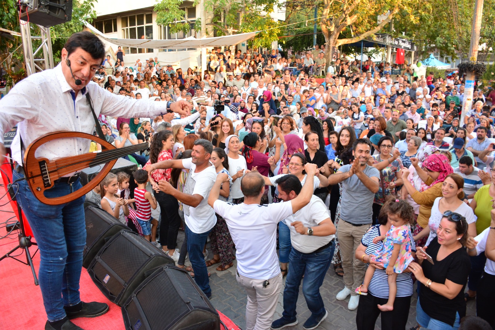 İzmirliler, Torbalı Börülce Festivali'nde doyasıya eğlendi