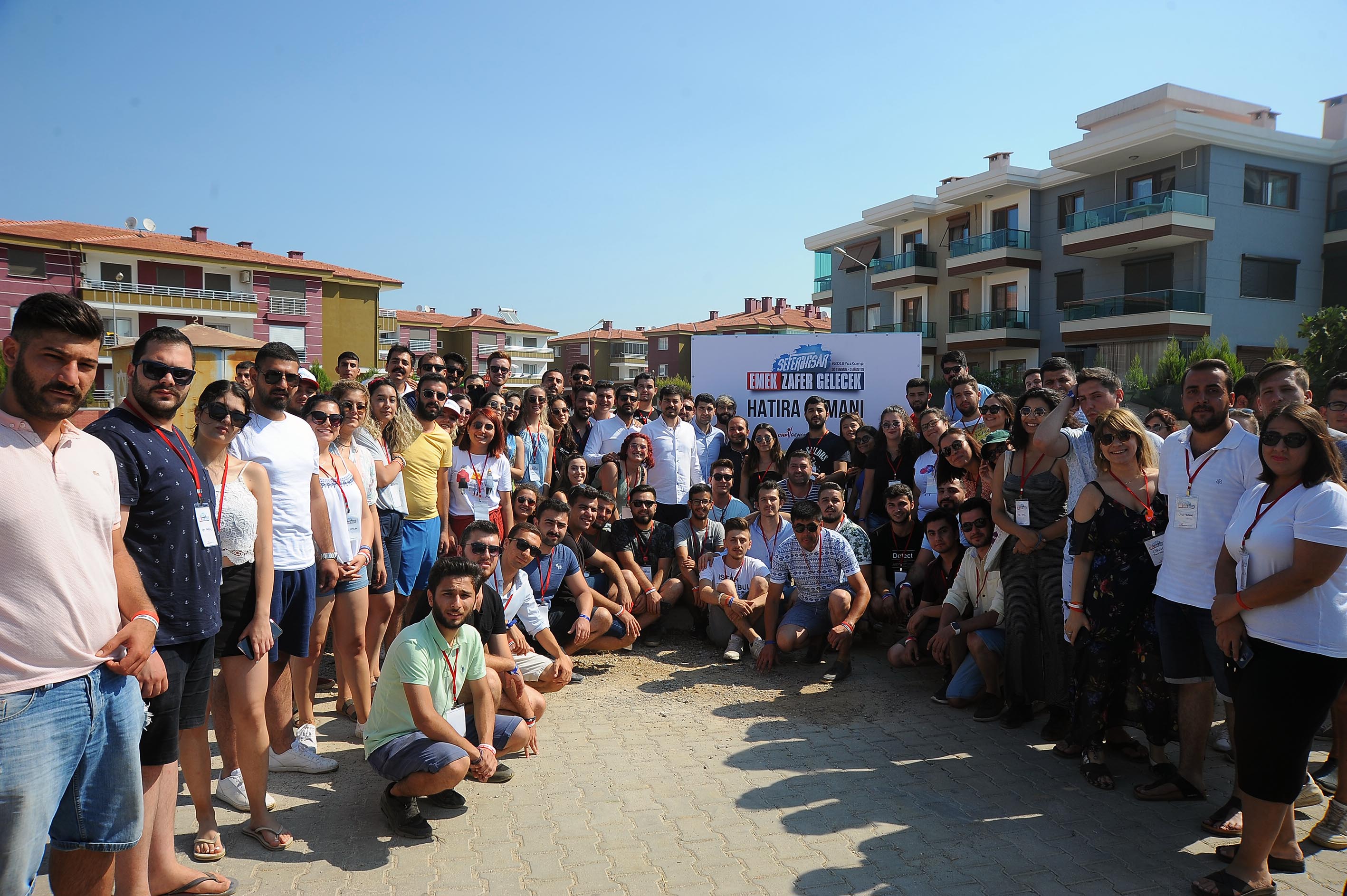 CHP Gençlik Kolları'ndan Emek Zafer ve Gelecek için 170 Fidan