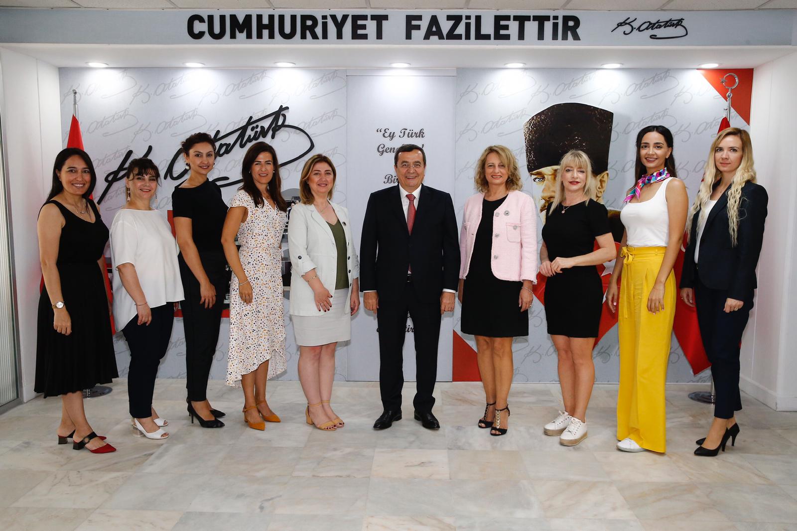 İZİKAD ve Abdül Batur’dan işbirliği mesajı