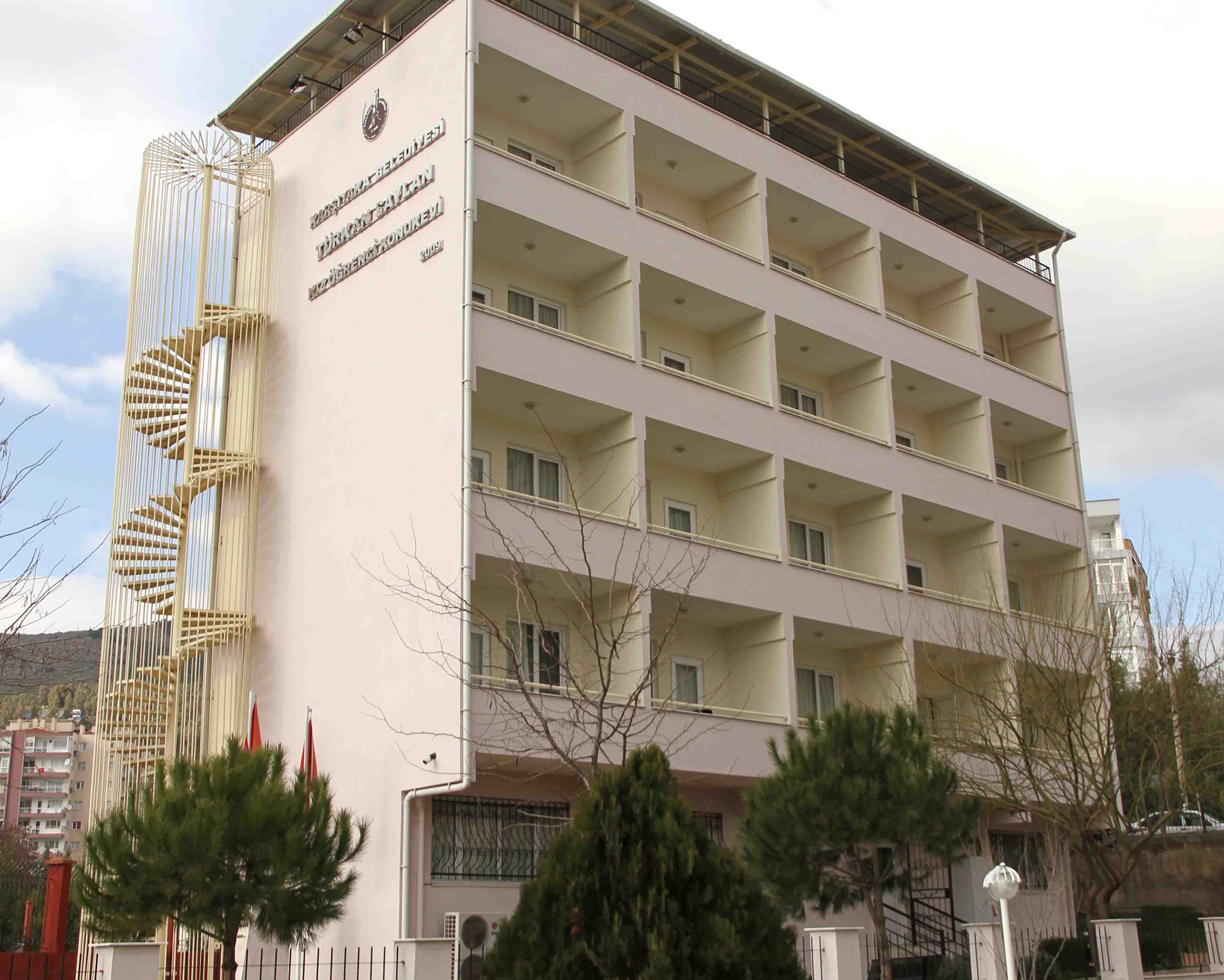 Karşıyaka Belediyesi'nden kız öğrencilere hem ekonomik hem güvenilir barınma hizmeti