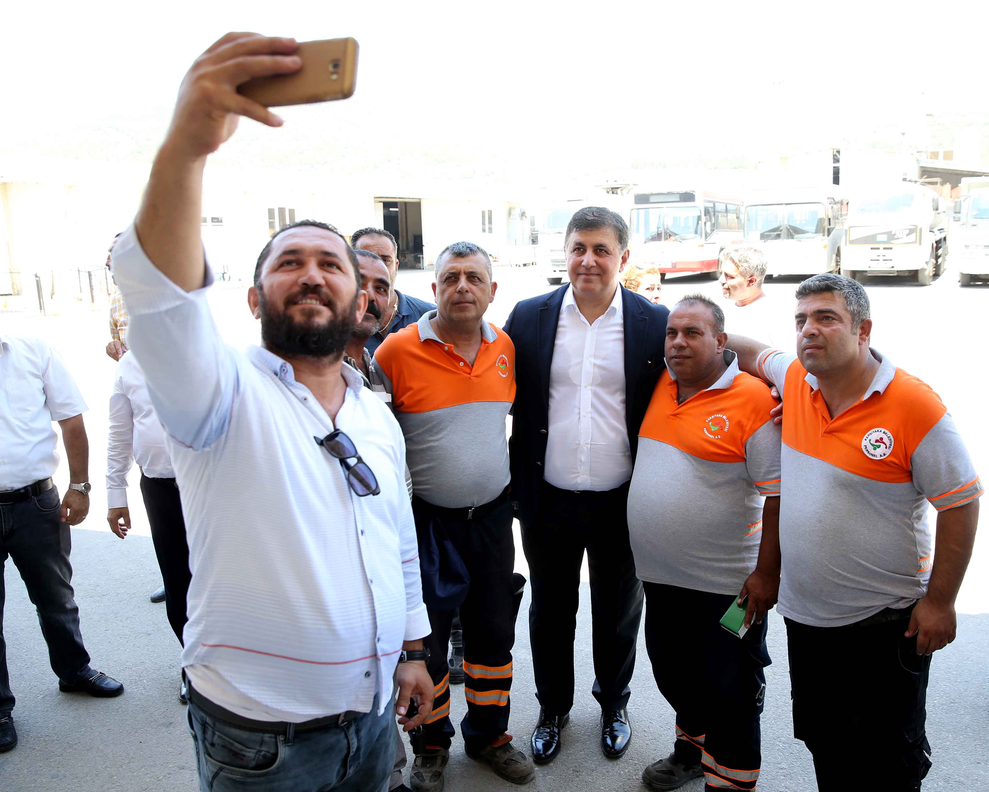 Karşıyaka Belediyesi'nde samimi bayramlaşma