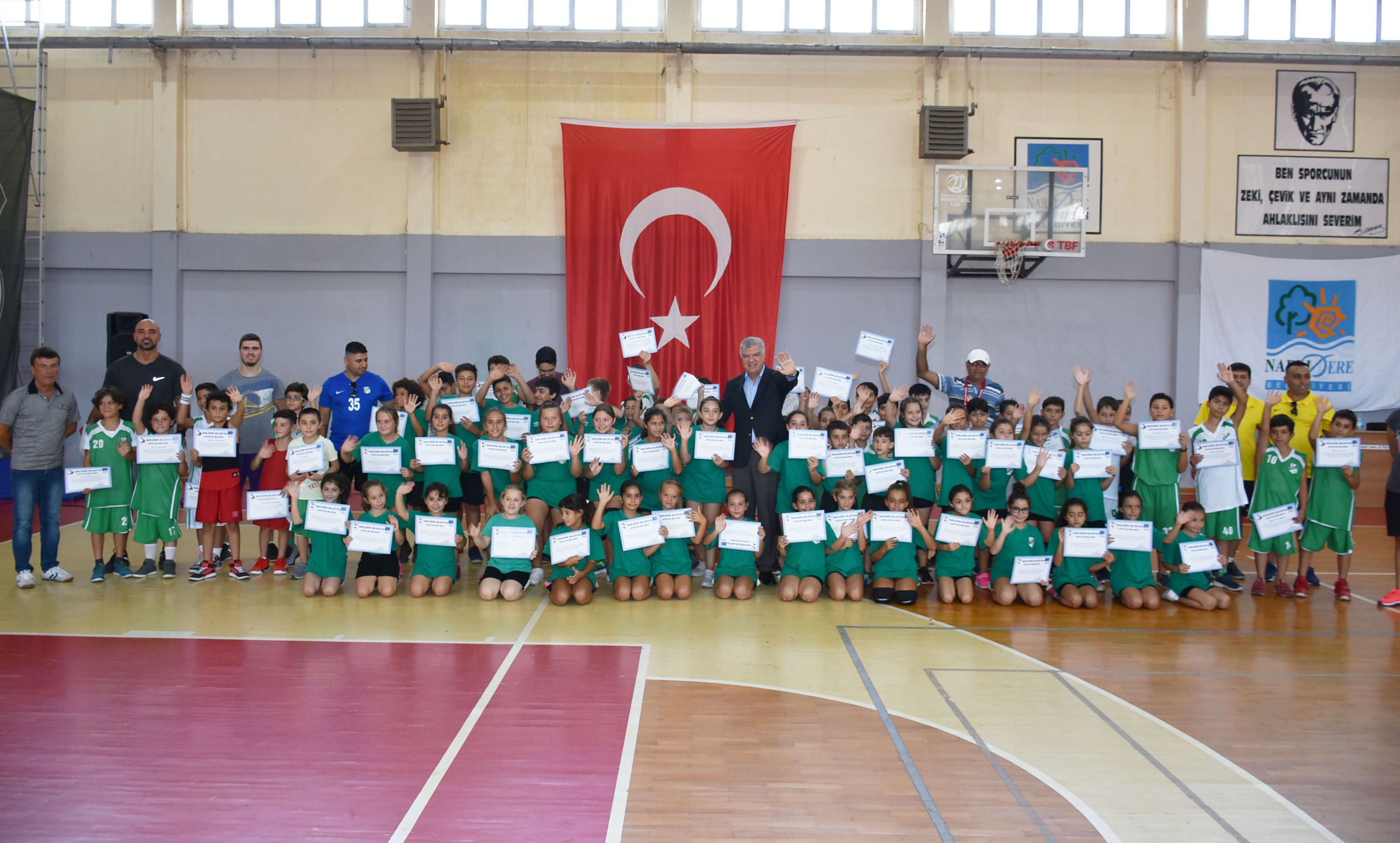 Başkan Engin'den miniklere sertifika: