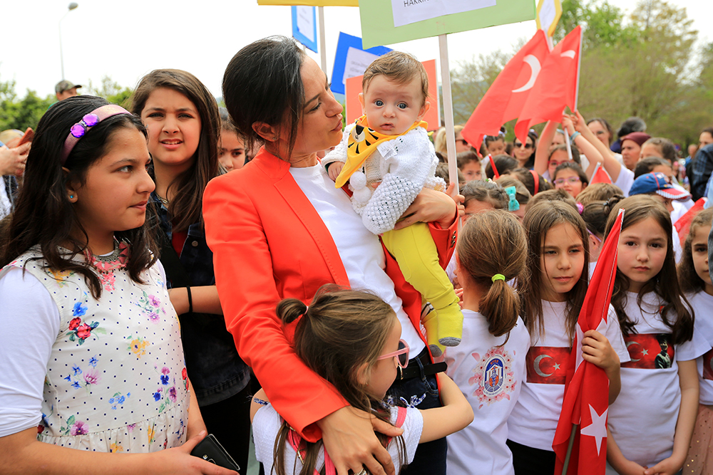 Başkan Sengel'den anlamlı bayram tebriği... Çikolata, eşantiyon yerine LÖSEV'e katkı