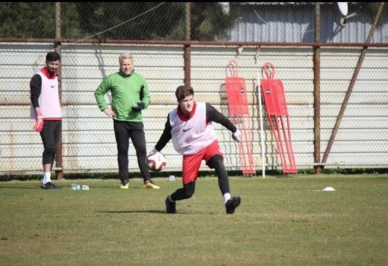 Karşıyakalı genç kaleci Ege Tekeşin, milli takım radarında
