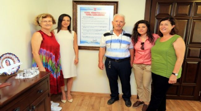 Başkan Sengel, Kılıçdaroğlu'nun 7 ilkesini makam odasına astı