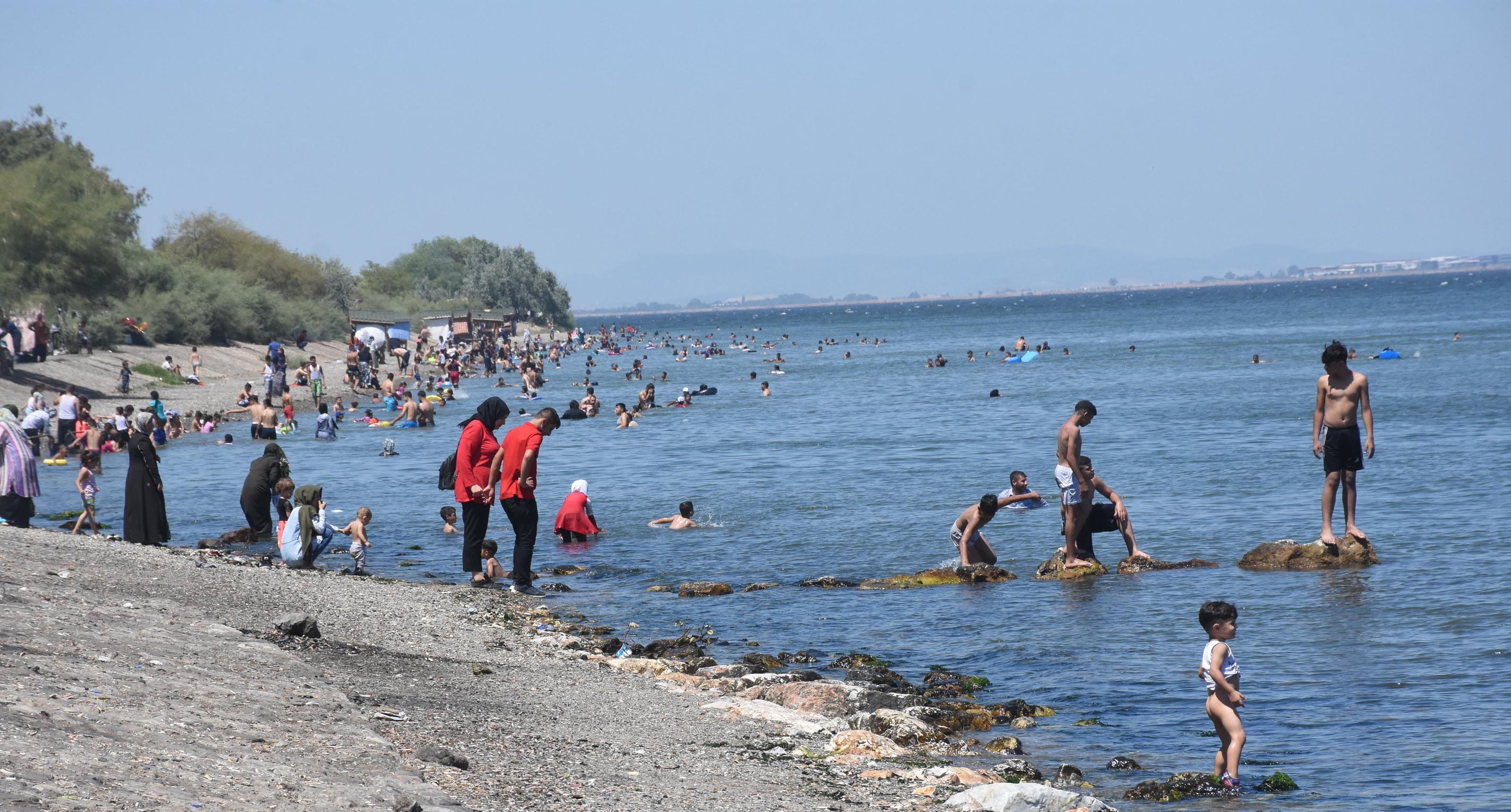 Caddeler boşaldı, İzmir Kent Ormanı'na akın etti!