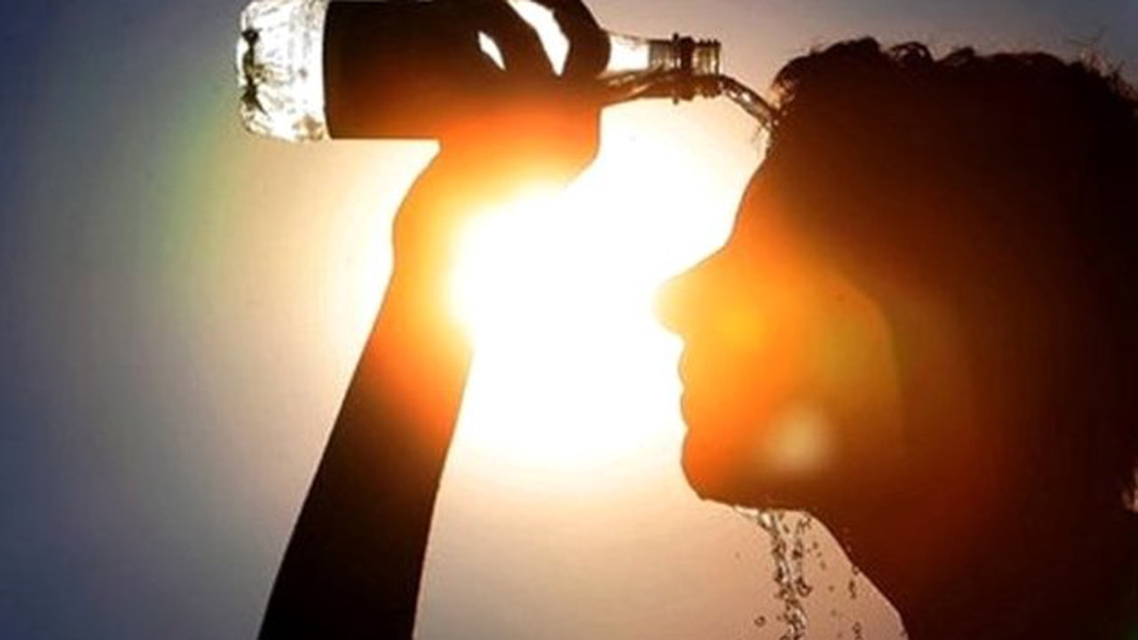 İzmir'de bunaltıcı sıcaklar devam ediyor