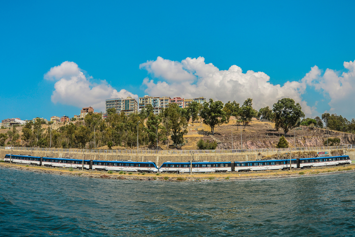 İzmir'de ulaşımın bel kemiği 9 yaşında!