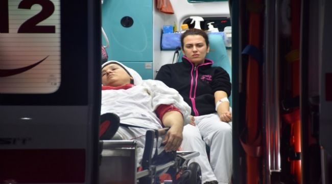 İzmir'de 25 işçi amonyak gazından zehirlendi