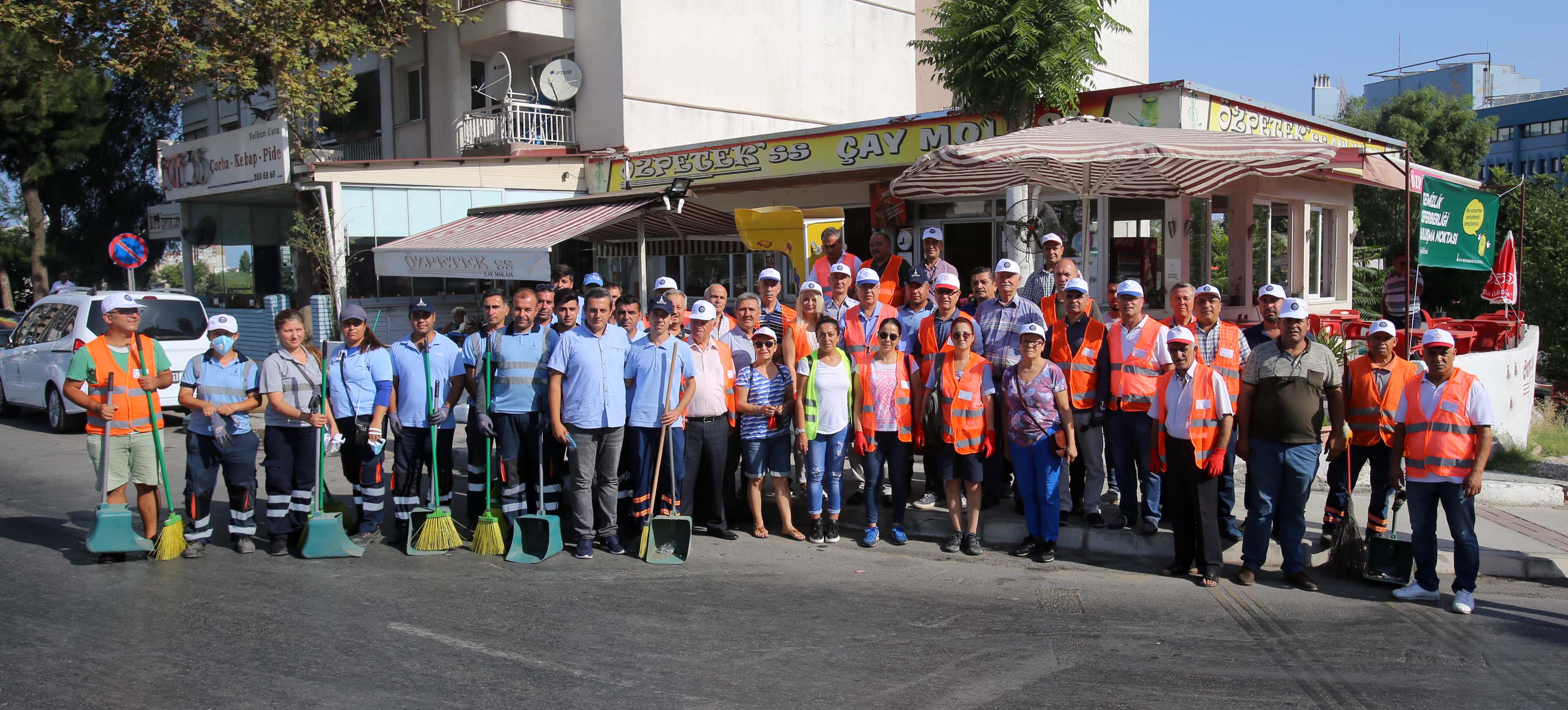 Başkanların temizlik mesaisi... Başkan Selvitopu: 