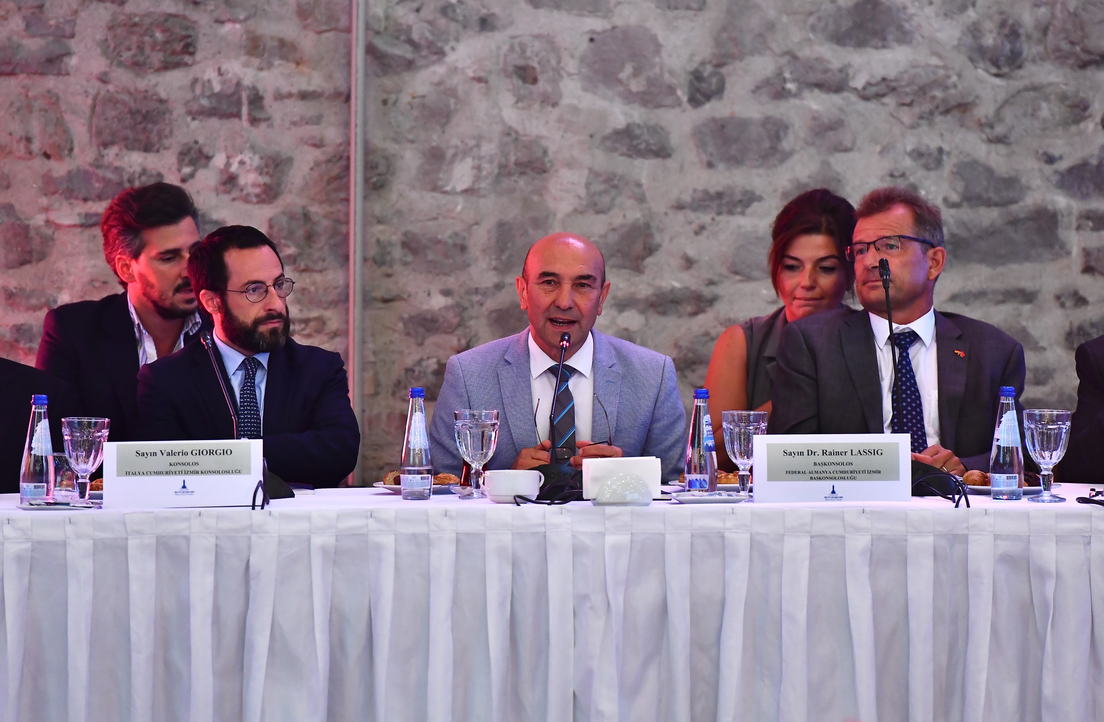 Başkan Soyer'den yabancı ülke temsilcileriyle görüşme... Hedef yurt dışında marka kent İzmir