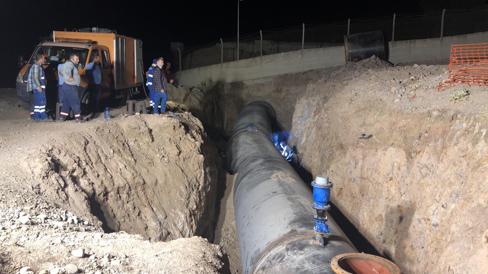 İZSU, 100'e yakın ekiple 24 saat mesaide