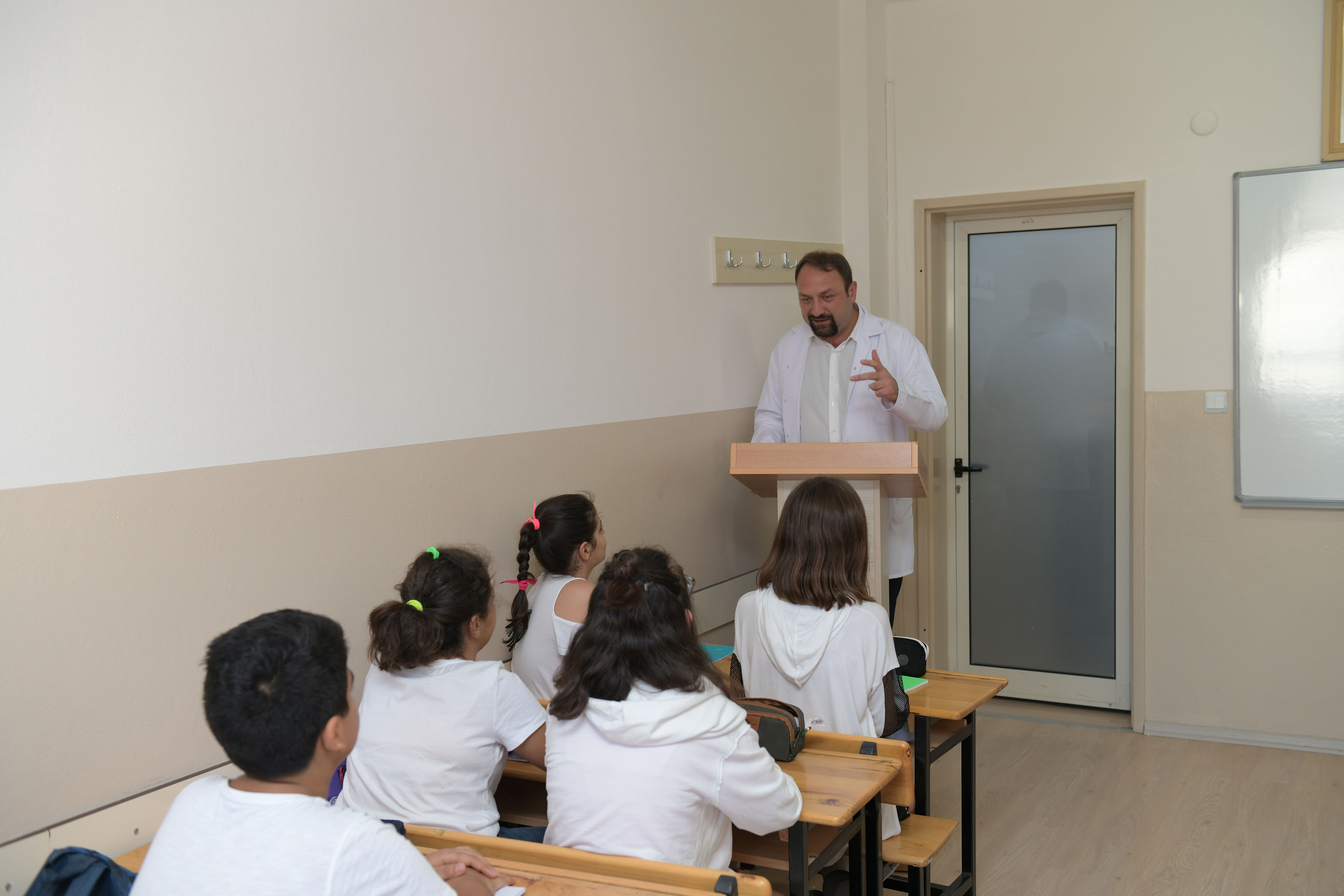 İlk ders Başkan Gümrükçü'den