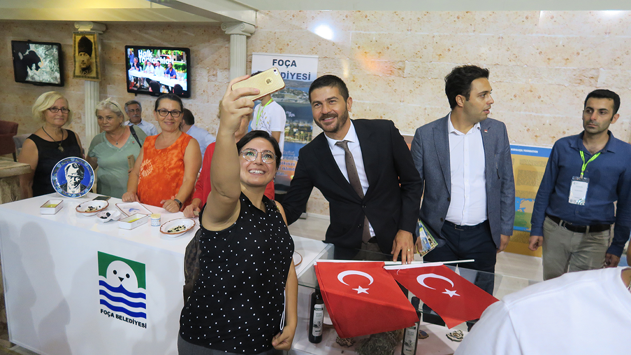 Foça Belediyesi'nden fuarda turistik tanıtım