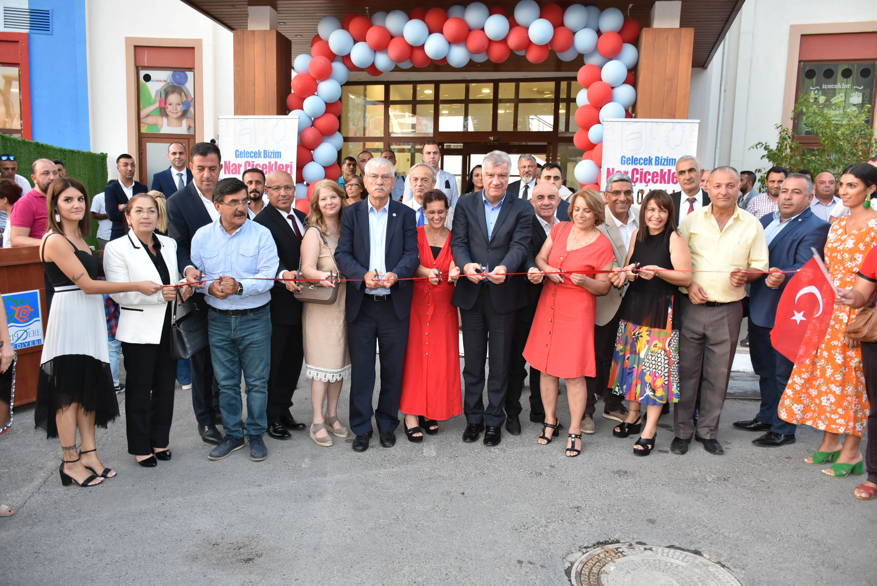 “KUTSAL BİR YATIRIM” : Narlıdere Belediyesi ilk kreşini açtı