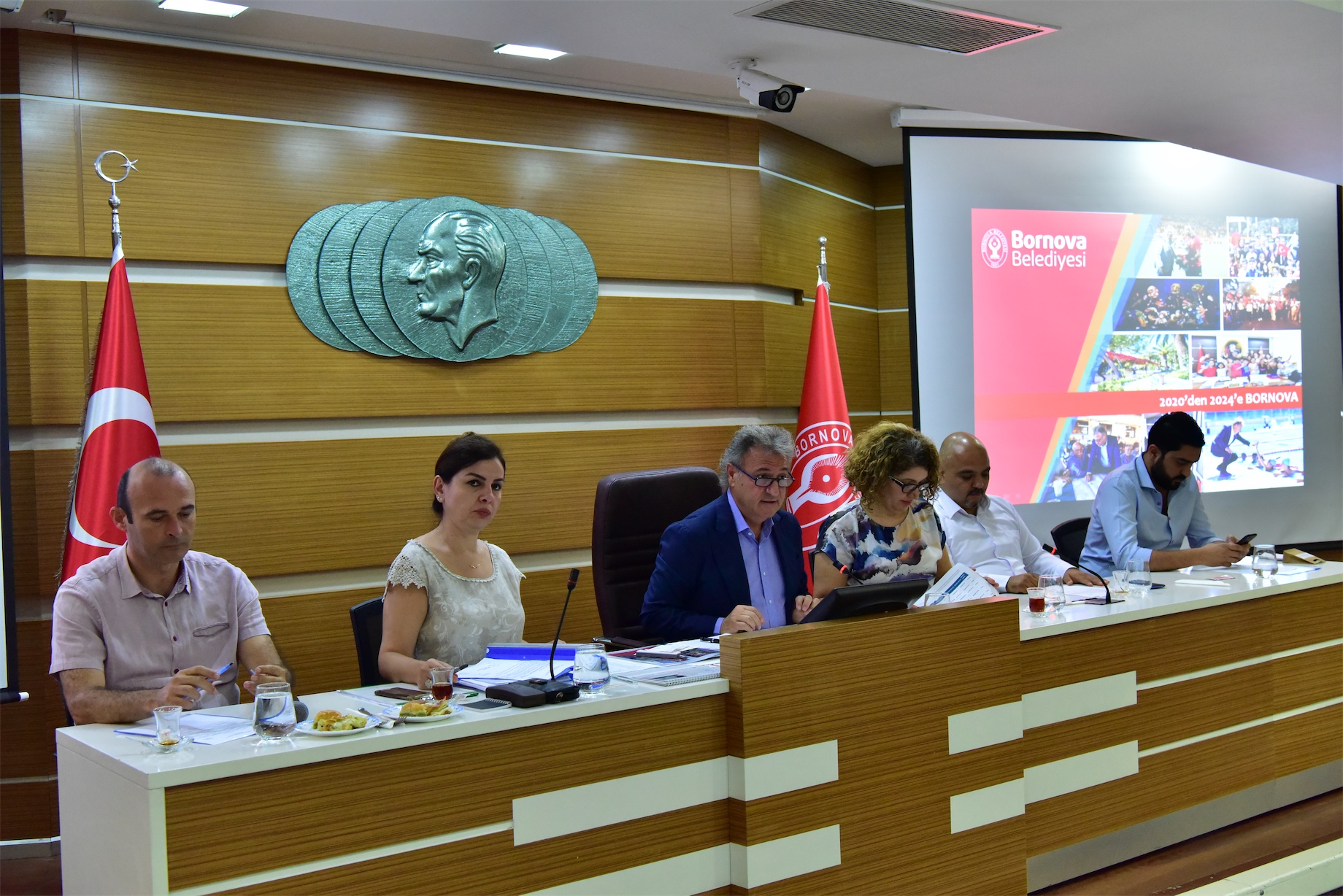 Bornova'da gündem gelecek 5 yıl... 6 amaç 31 hedef mecliste onaylandı