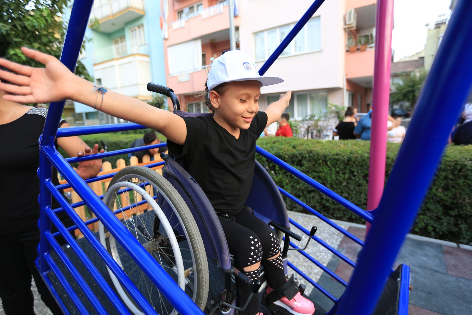 Selçuk'ta çocukların mutlu günü... Minikler Engelsiz Çocuk Parkı'na kavuştu