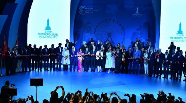 İzmir Fuarı'nın görkemli açılışında önemli mesajlar
