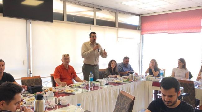 İZAV Başkanı Aksay'dan '' Baronun yetişemediği alanlarda avukata ve vatandaşa hizmet vereceğiz''