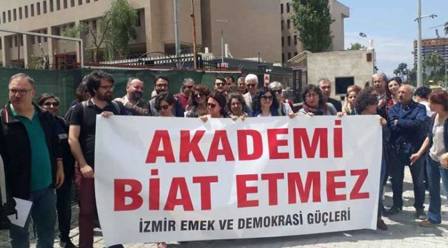 İzmirli akademisyenlere mutlu haber. 8 akademisyene beraat