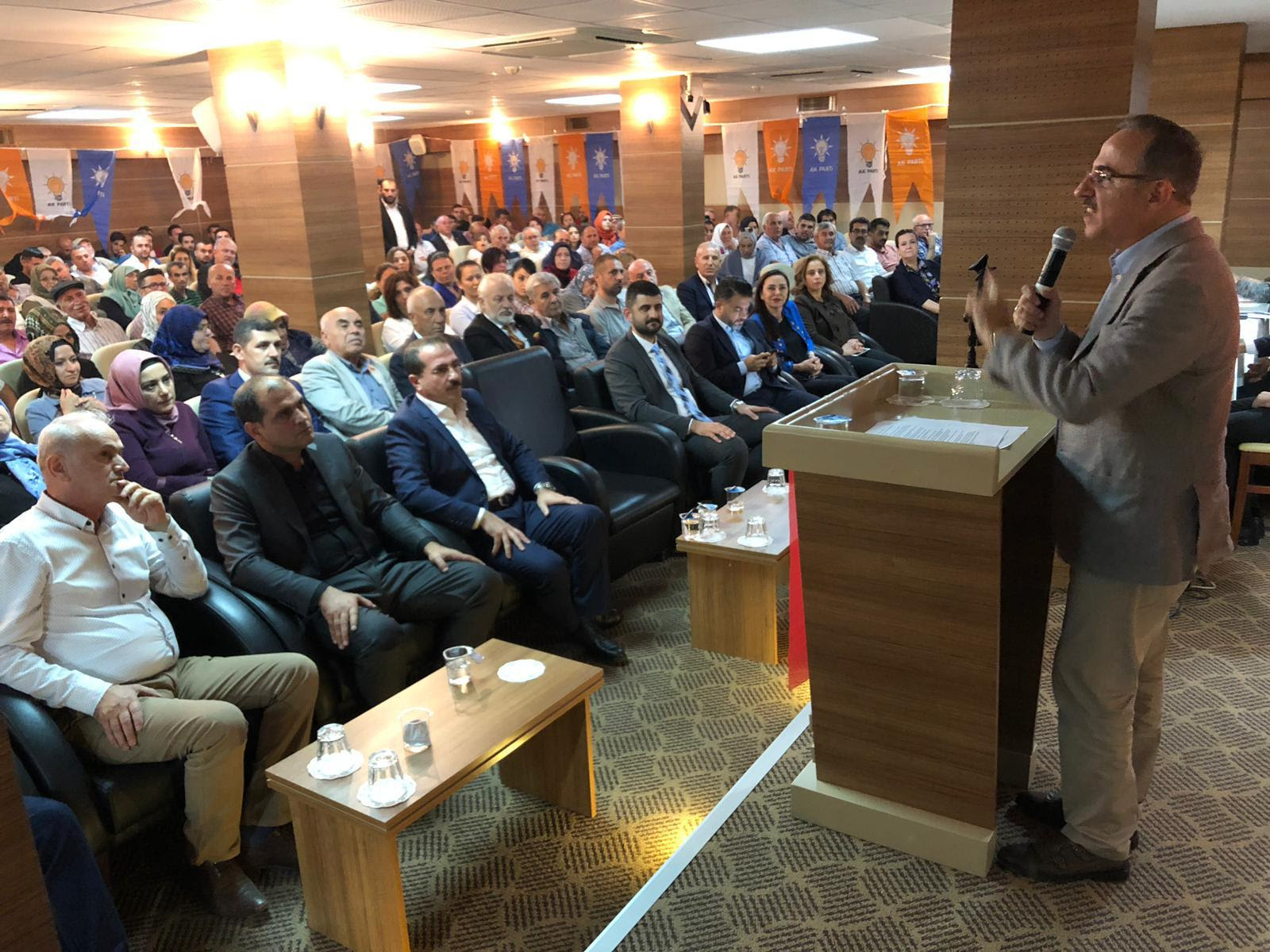 AK Parti İzmir İl Başkanı Sürekli ''Biz yapıcı eleştiriler getirmeye çalışıyoruz''