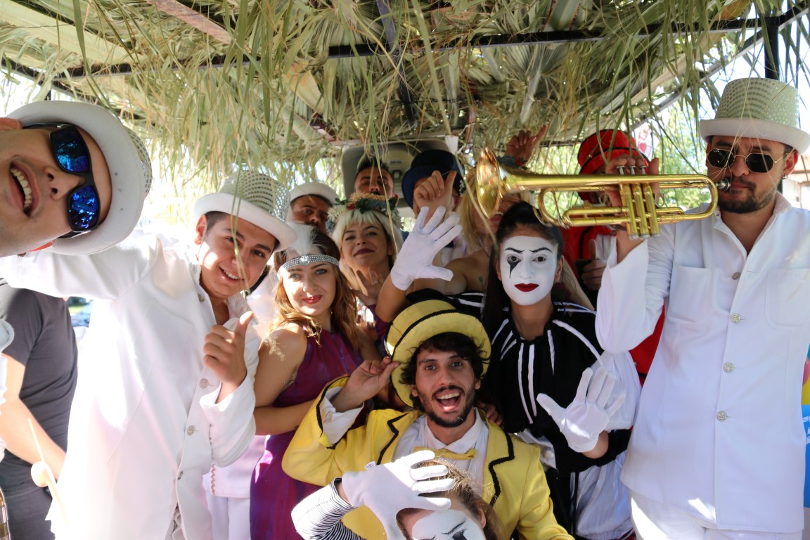 seksenlerden bir rüzgar esti: Çeşme festivali 25 yıl aradan sonra tekrar yapılıyor