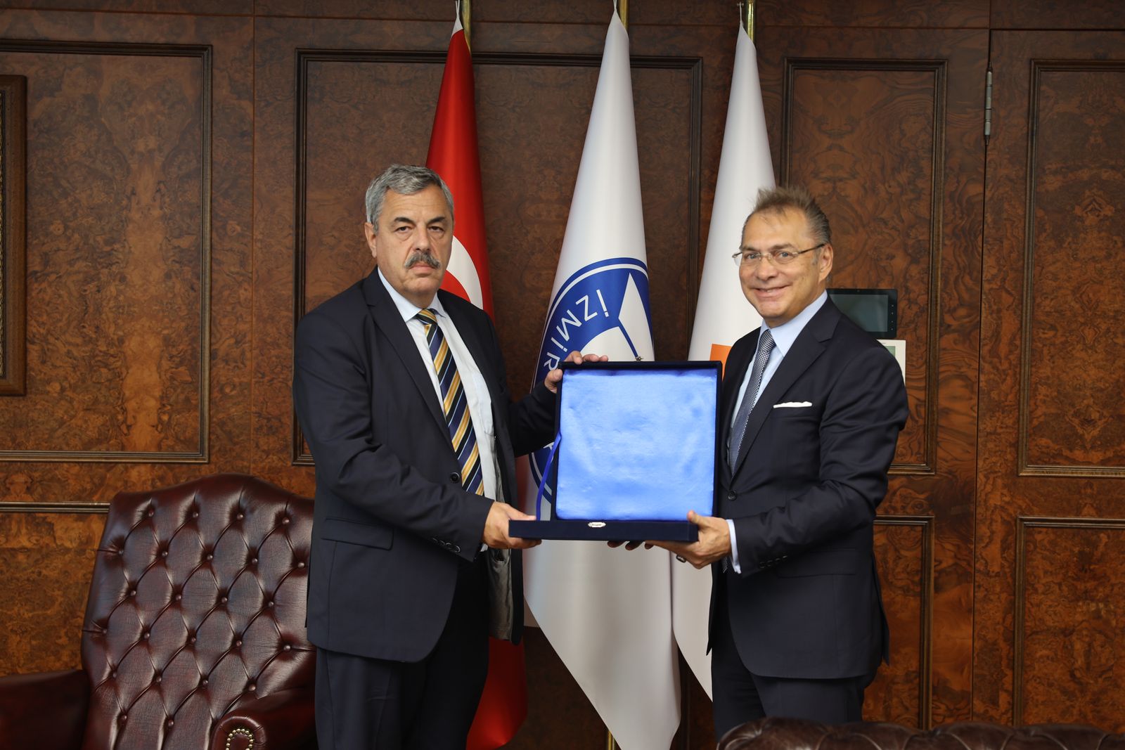 Macar iş insanlarından İzmir'e çıkarma