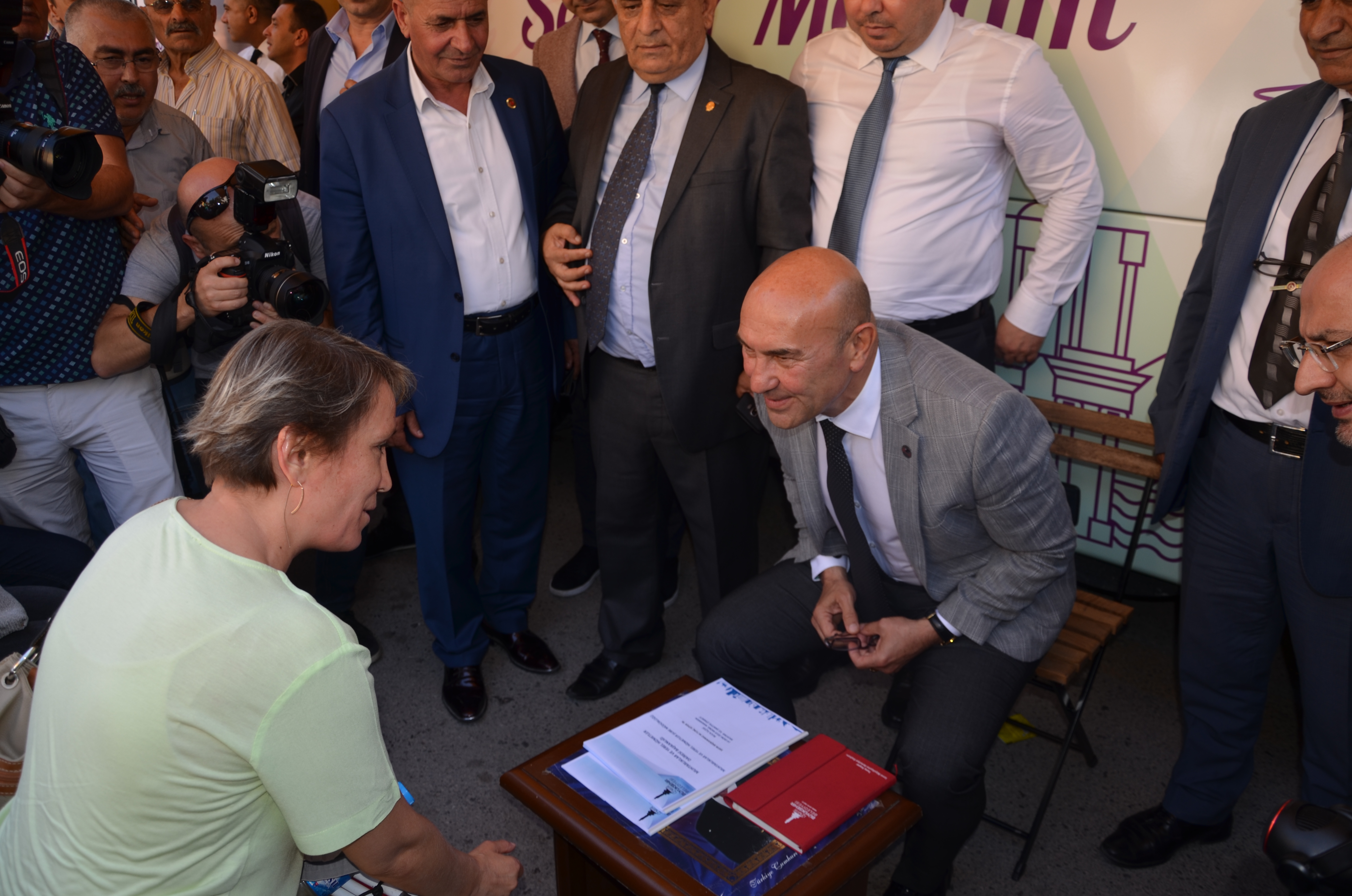 ''Seyyar Makam'' yola çıktı. Başkan Soyer'in ilk durağı Buca