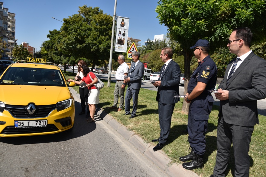 Karşıyaka'dan ‘’Yaya Güvenliğinin Nöbetçisiyiz’’ kampanyasına destek