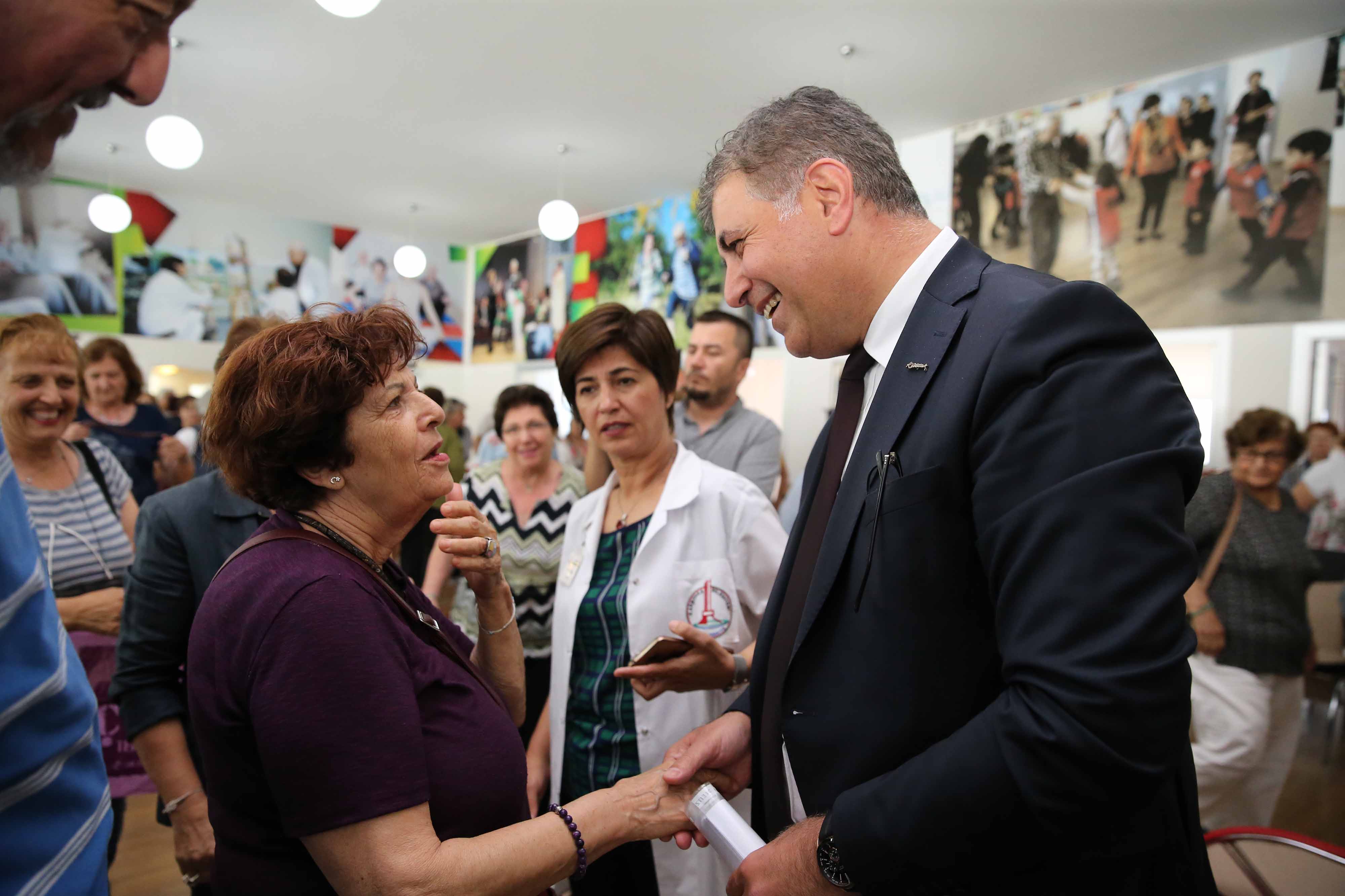 Karşıyaka’da ''Kadın ve aileye özel müdürlük önergesi'' oy birliği ile geçti