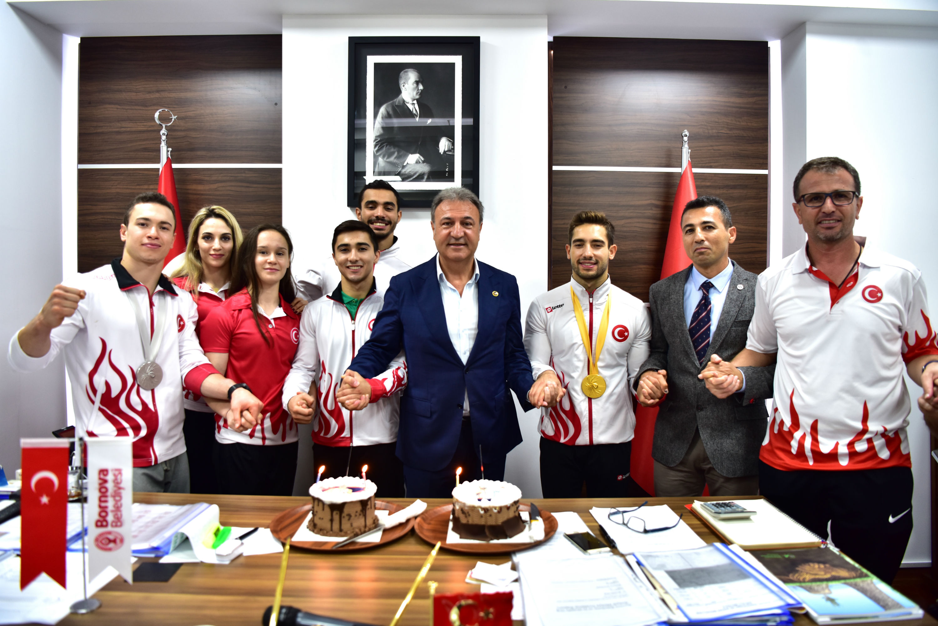 Dünya Şampiyonundan Başkan İduğ'a ziyaret