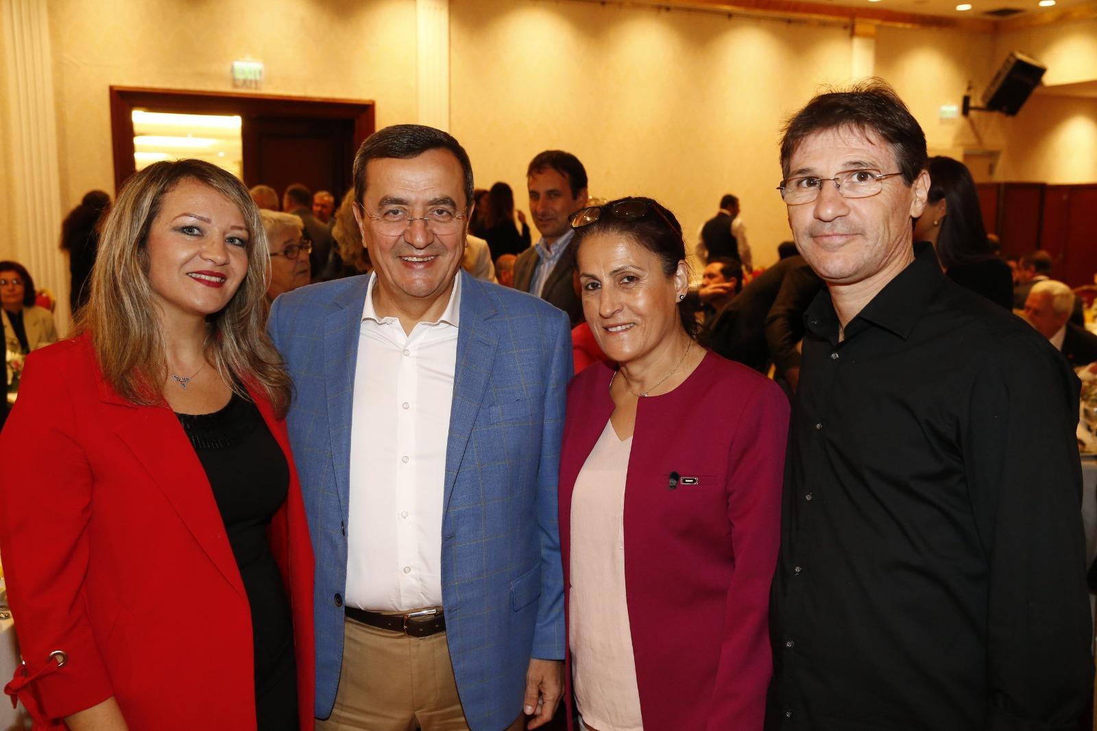 Muhtarlar Günü Konak'ta Omuz omuza kutlandı