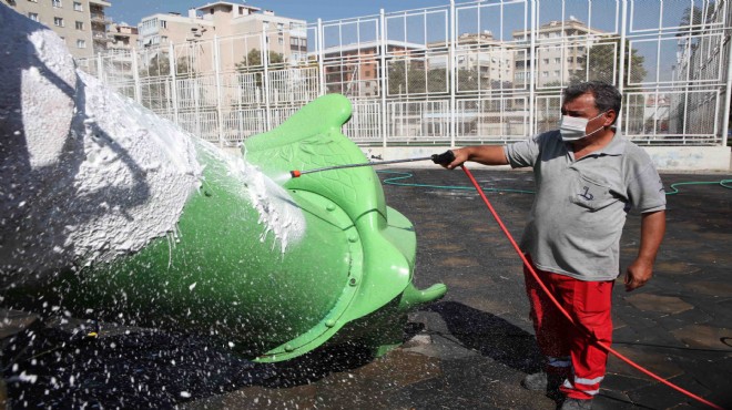 Bayraklı’nın çocuk parkları anne eli değmiş gibi!
