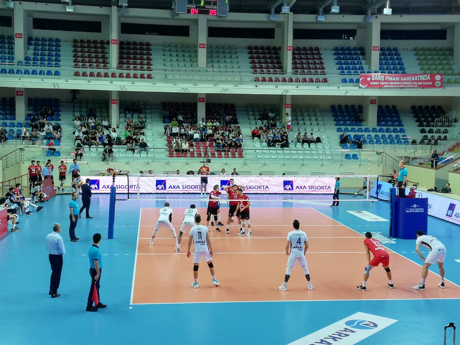 Arkas evinde galibiyet ile başladı